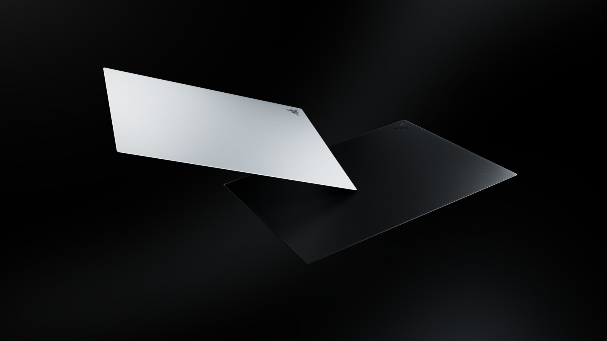 Razer Atlas Pro ra mắt: Lót chuột chơi game bằng kính mỏng nhất thế giới