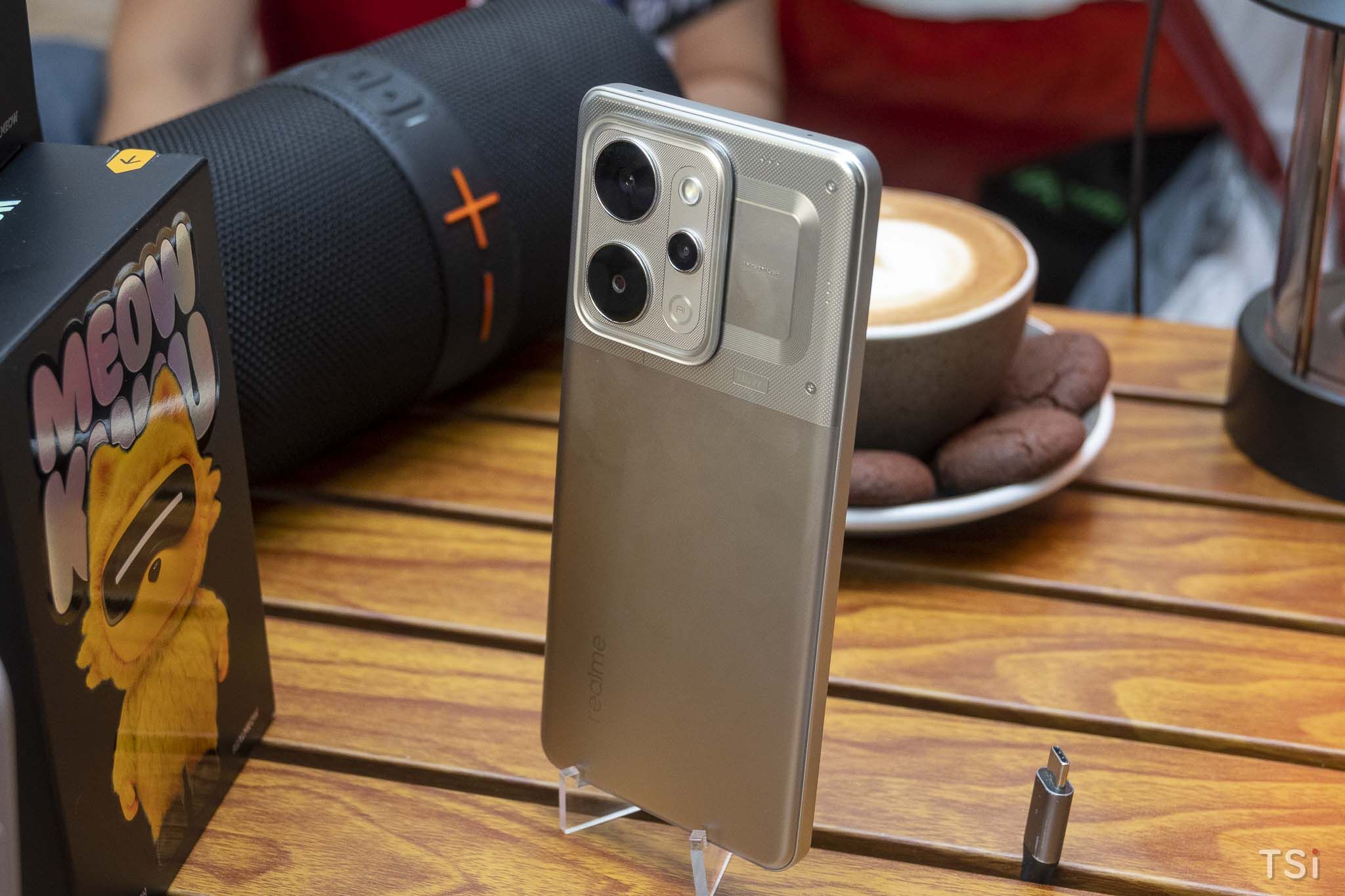 Smartphone 'siêu pin' realme P4 Power giá 16 triệu đồng