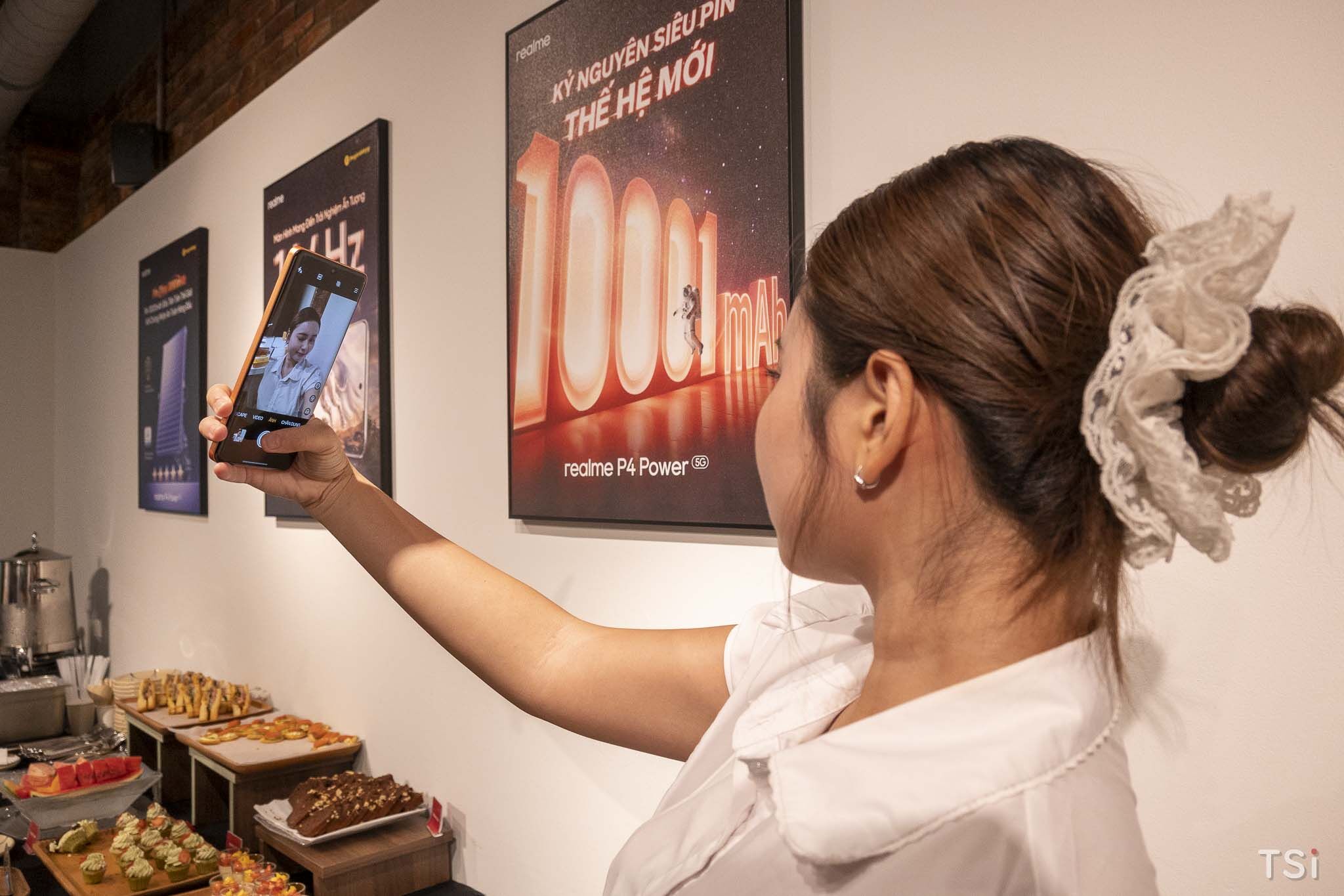 Smartphone 'siêu pin' realme P4 Power giá 16 triệu đồng