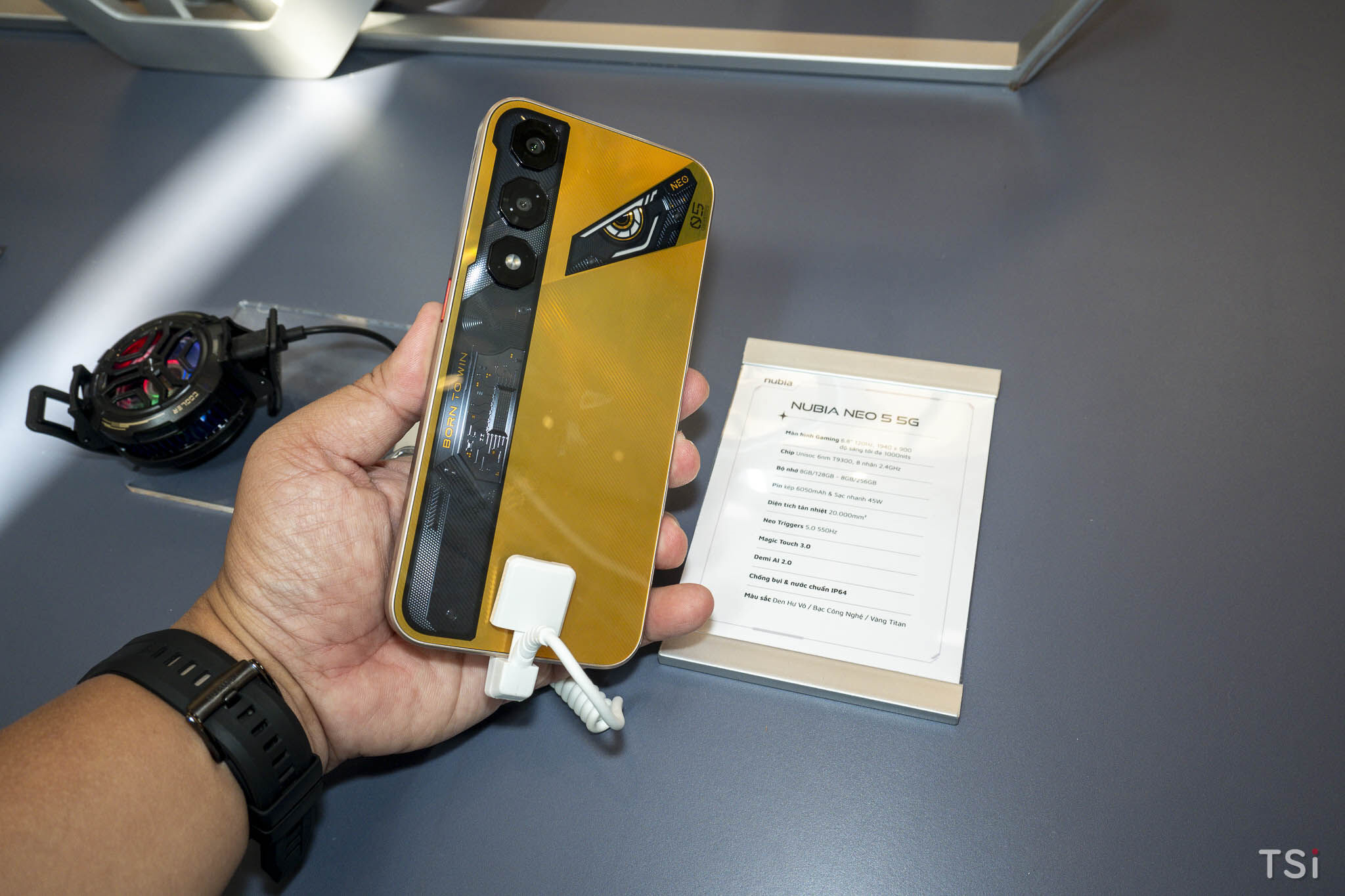 Ra mắt nubia NEO 5 Series: smartphone gaming với quạt tản nhiệt chủ động