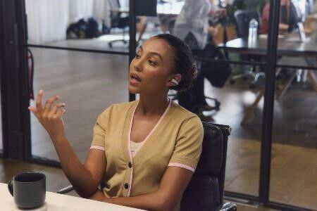 Sony Clip WF-LC900: Tai nghe mở với thiết kế dạng kẹp độc đáo, nghe nhạc và kết nối thế giới xung quanh cùng lúc