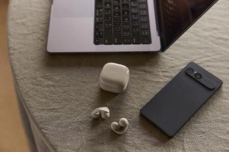 Sony Clip WF-LC900: Tai nghe mở với thiết kế dạng kẹp độc đáo, nghe nhạc và kết nối thế giới xung quanh cùng lúc