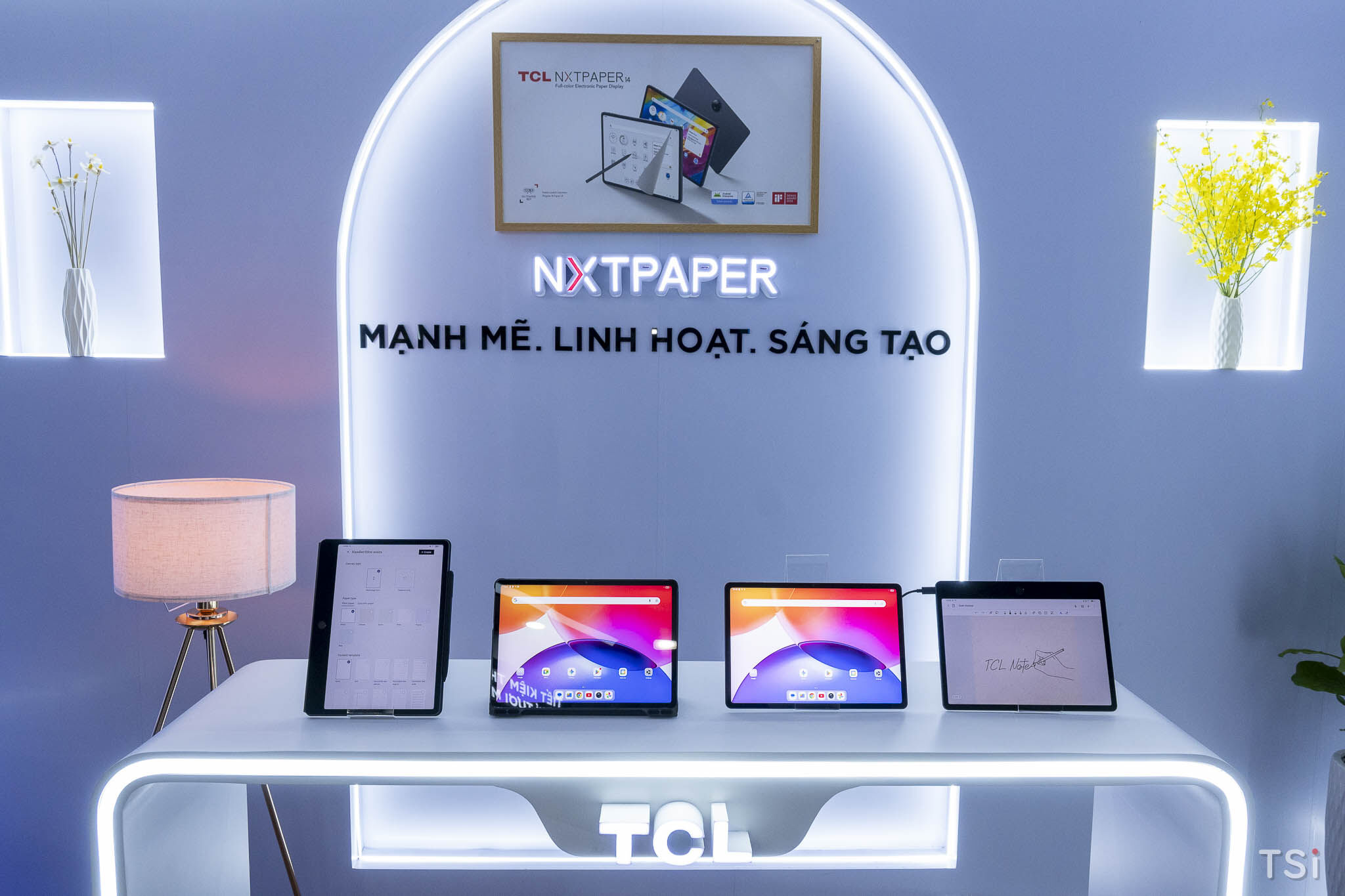 TCL giới thiệu thế hệ TV SQD-Mini LED và dãy sản phẩm gia dụng thông minh