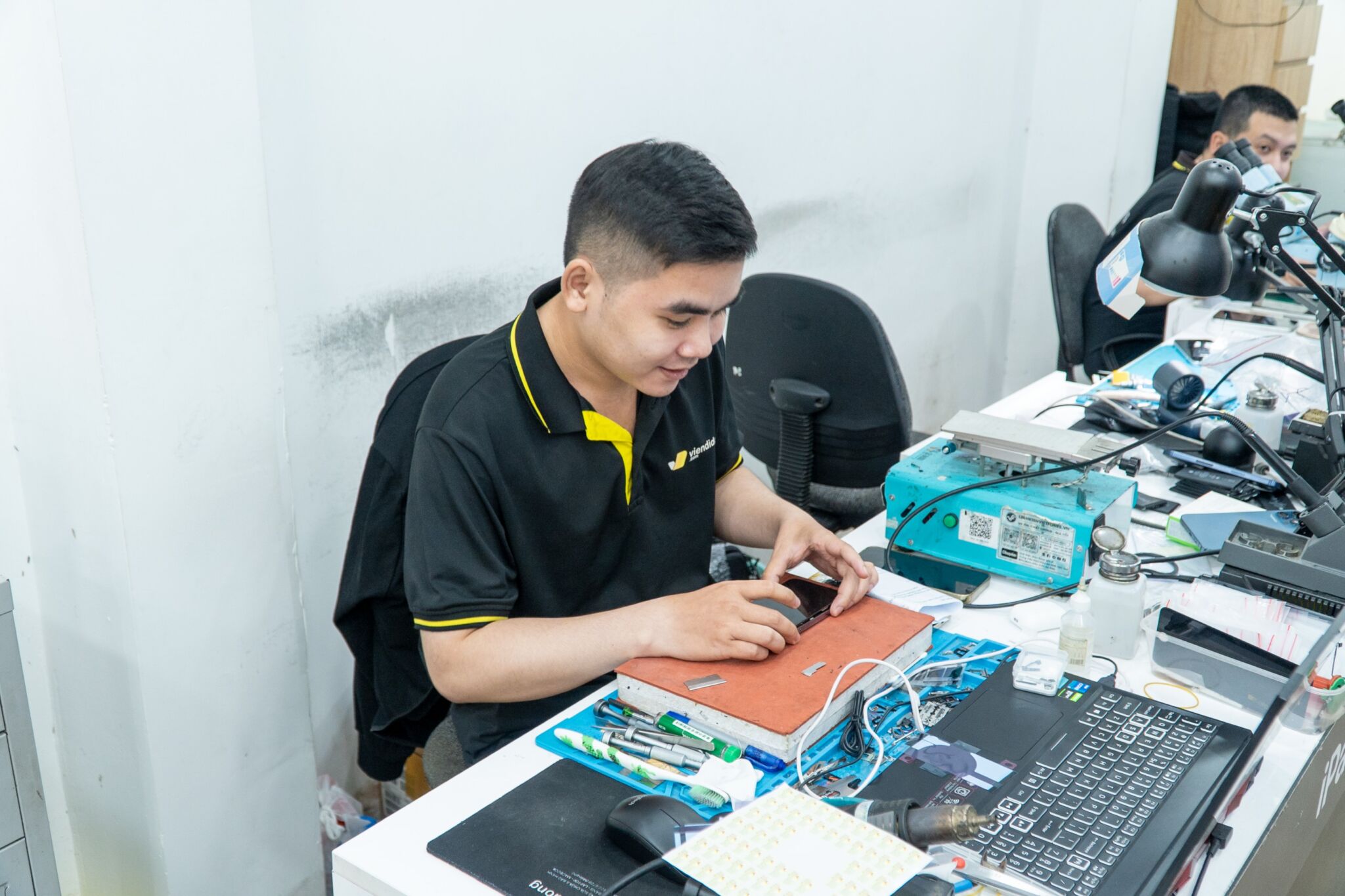 Viện Di Động sale đôi 4.4: iPhone LikeNew giảm sâu, thay pin từ 150.000 đồng