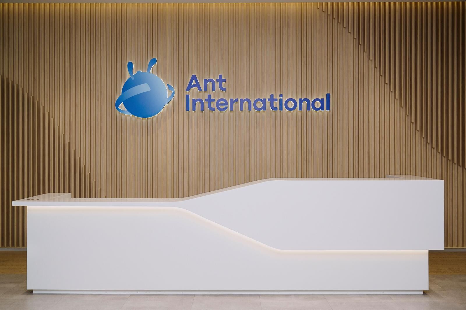 Ant International thúc đẩy phổ cập AI và củng cố niềm tin trong Báo cáo Phát triển Bền vững năm 2025