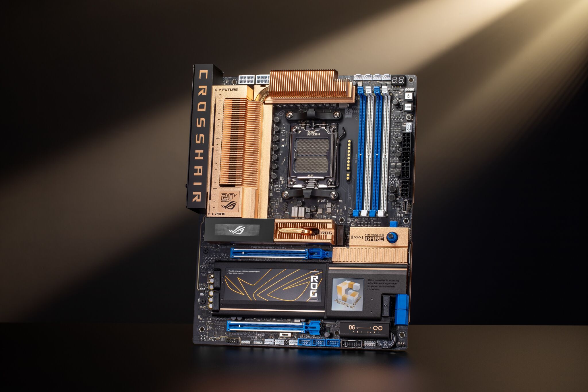 ASUS Republic of Gamers ra mắt bo mạch chủ ROG Crosshair 2006 nhân dịp kỷ niệm 20 năm thương hiệu ROG