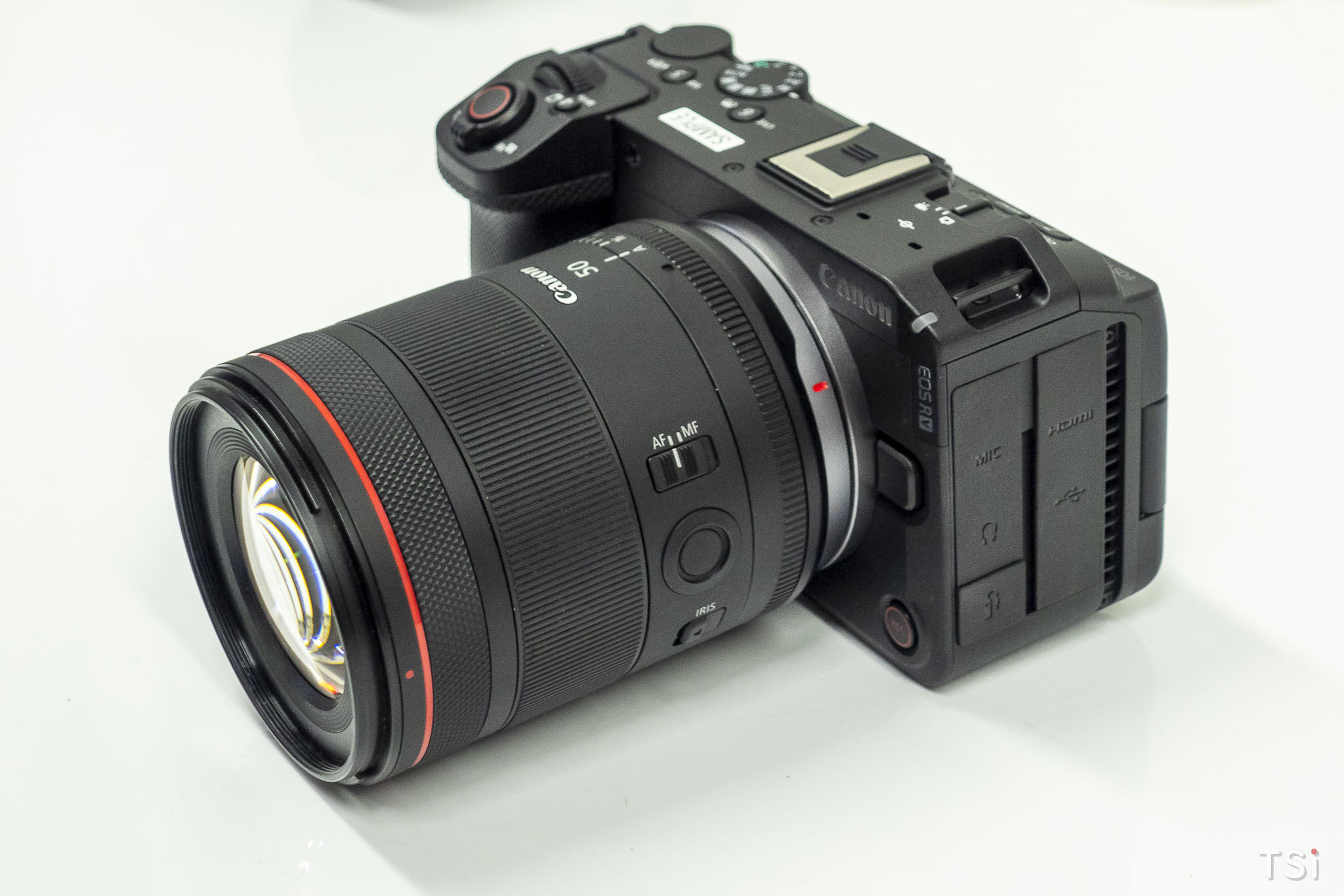 Canon ra mắt EOS R6 V cùng ống kính Power Zoom dòng L đầu tiên Canon ra mắt EOS R6 V cùng ống kính Power Zoom dòng L đầu tiên