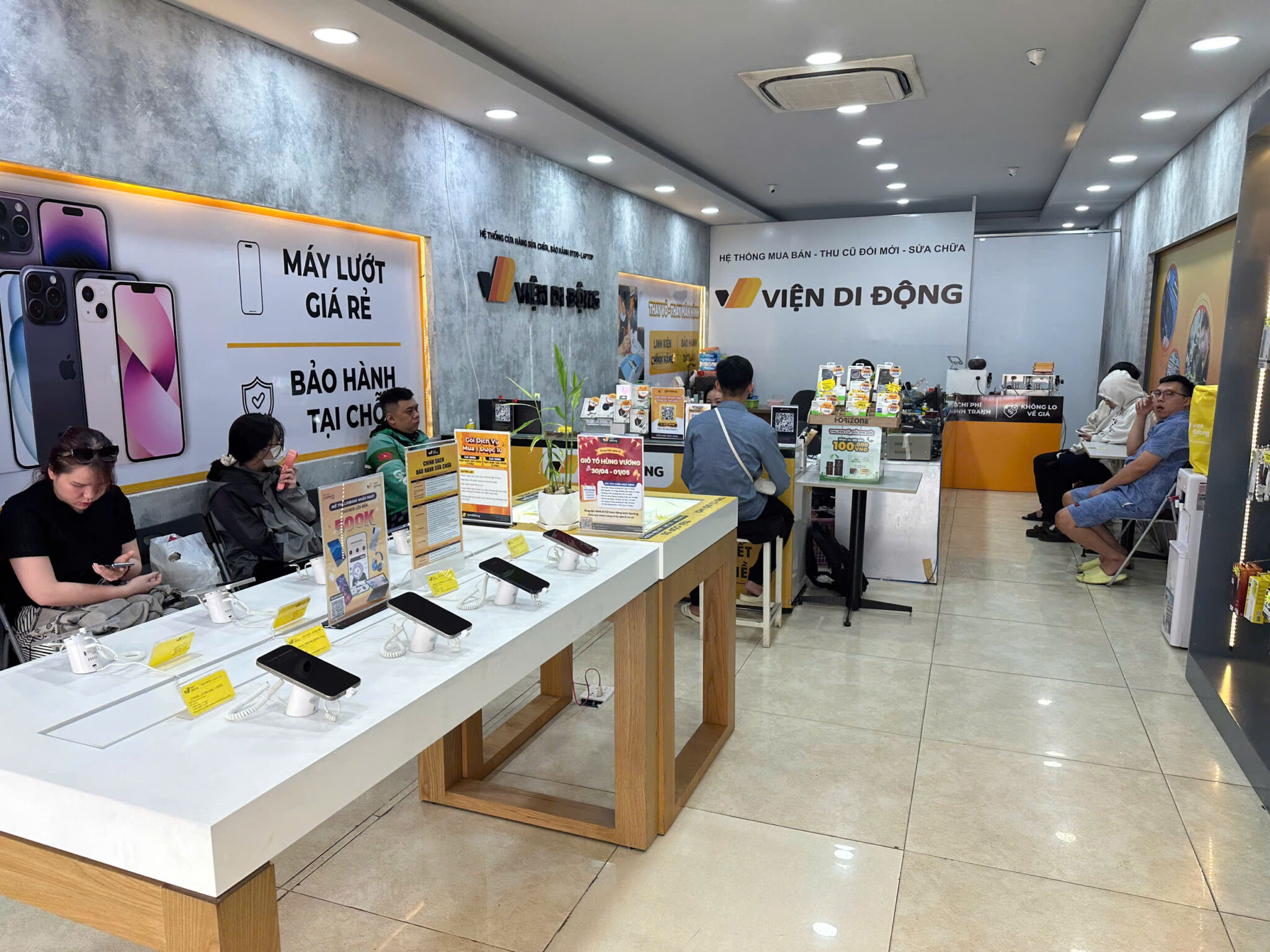 Giá iPhone cũ giảm sâu dịp sale 5.5 tại Viện Di Động