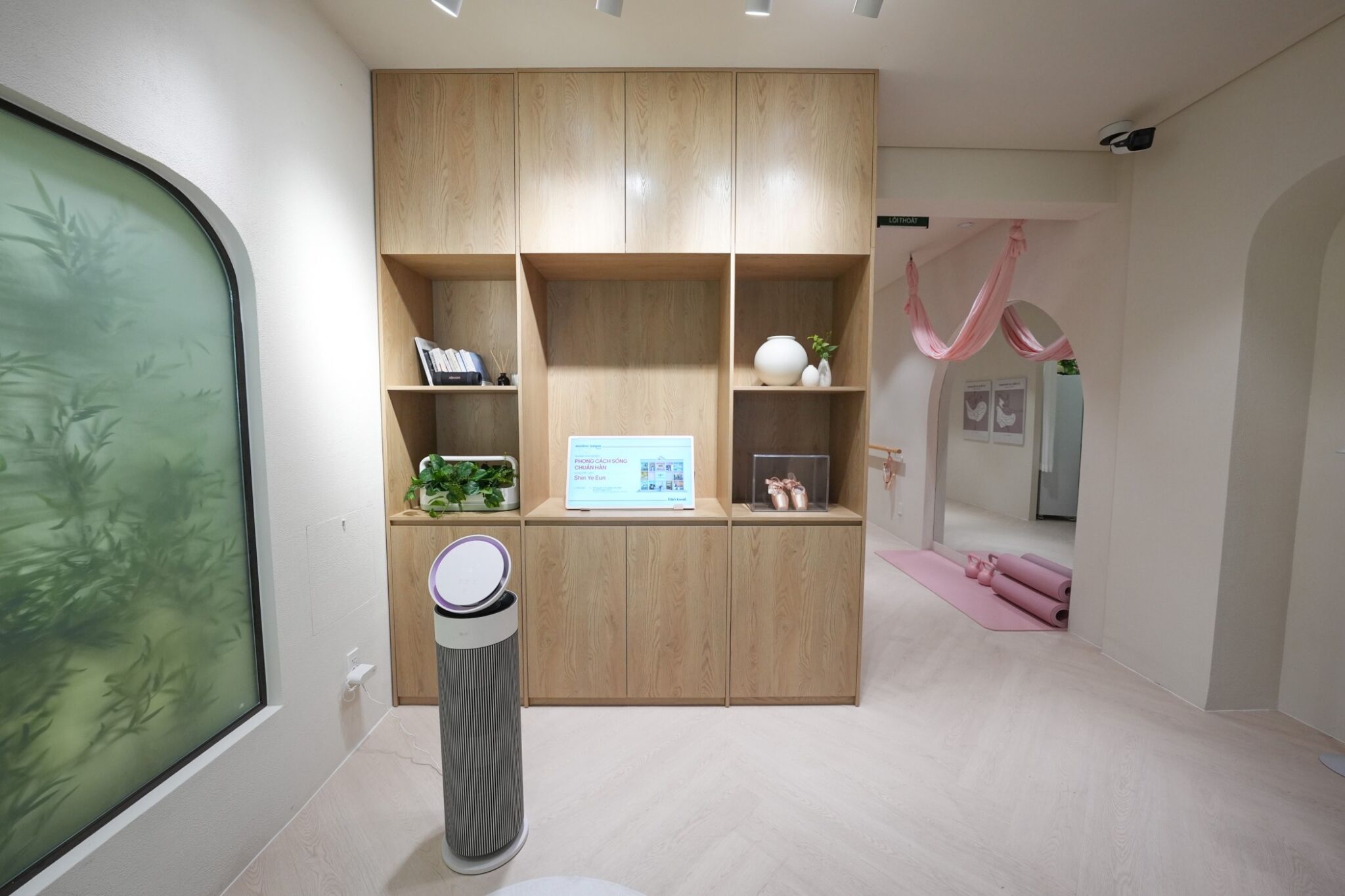LG Electronics đưa nữ diễn viên Shin Ye Eun đến Việt Nam, khởi động chiến dịch “Chọn K-Tech, Sống Chuẩn Hàn” LG Electronics đưa nữ diễn viên Shin Ye Eun đến Việt Nam, khởi động chiến dịch “Chọn K-Tech, Sống Chuẩn Hàn”