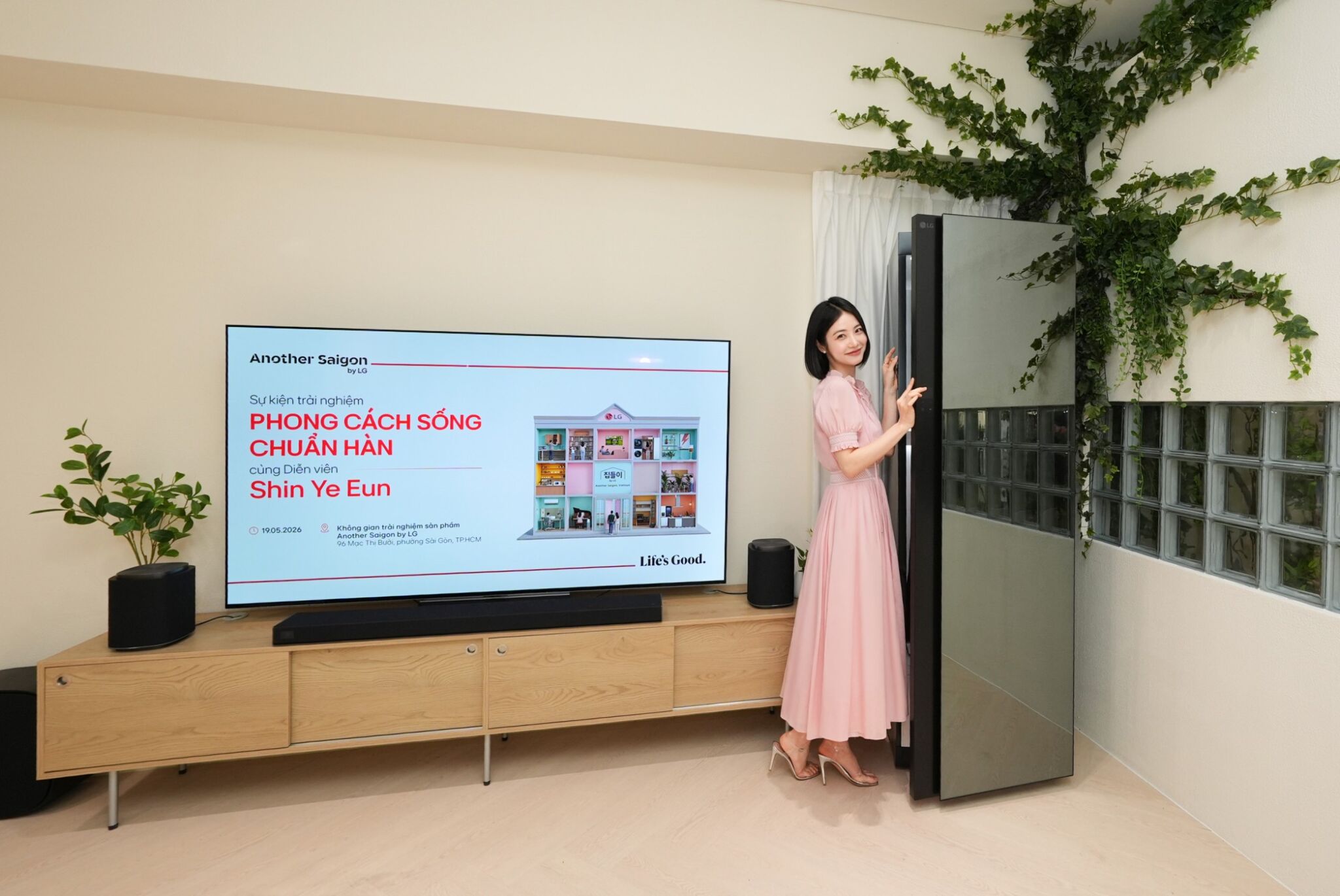 LG Electronics đưa nữ diễn viên Shin Ye Eun đến Việt Nam, khởi động chiến dịch “Chọn K-Tech, Sống Chuẩn Hàn” LG Electronics đưa nữ diễn viên Shin Ye Eun đến Việt Nam, khởi động chiến dịch “Chọn K-Tech, Sống Chuẩn Hàn”