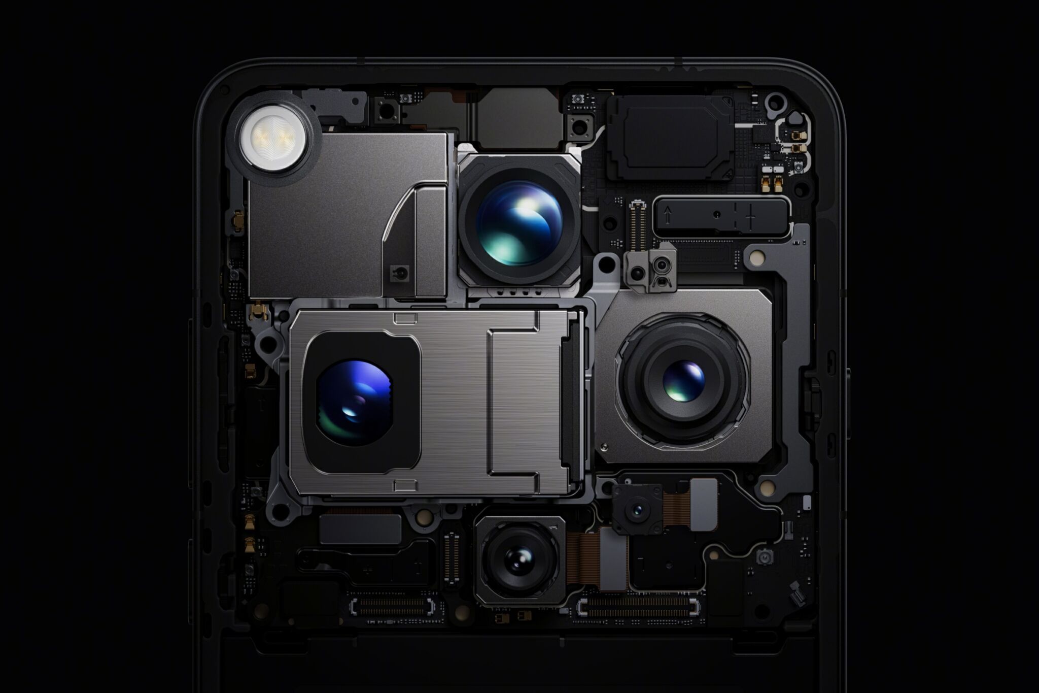 OPPO Find X9 Ultra và Find X9s ra mắt tại Việt Nam, đưa trải nghiệm nhiếp ảnh Hasselblad đến gần hơn với người dùng