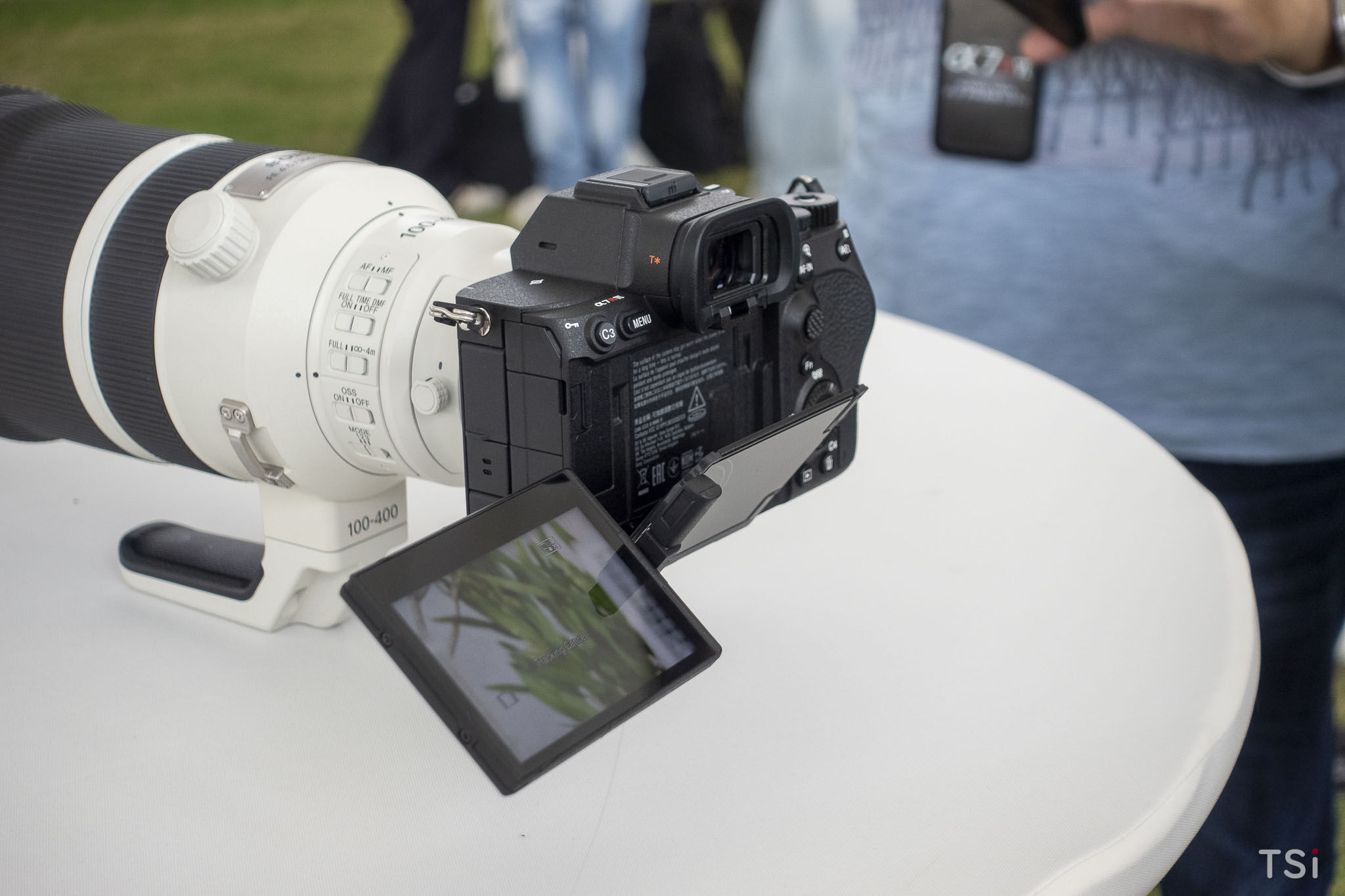 Sony ra mắt Alpha 7R VI và ống kính FE 100-400mm F4.5 GM OSS