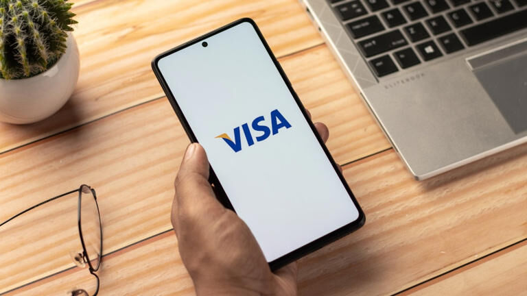 Visa ra mắt chương trình “Agentic Ready” tại châu Á - Thái Bình Dương với 5 ngân hàng Việt Nam tiên phong, đón đầu kỷ nguyên giao dịch bằng AI