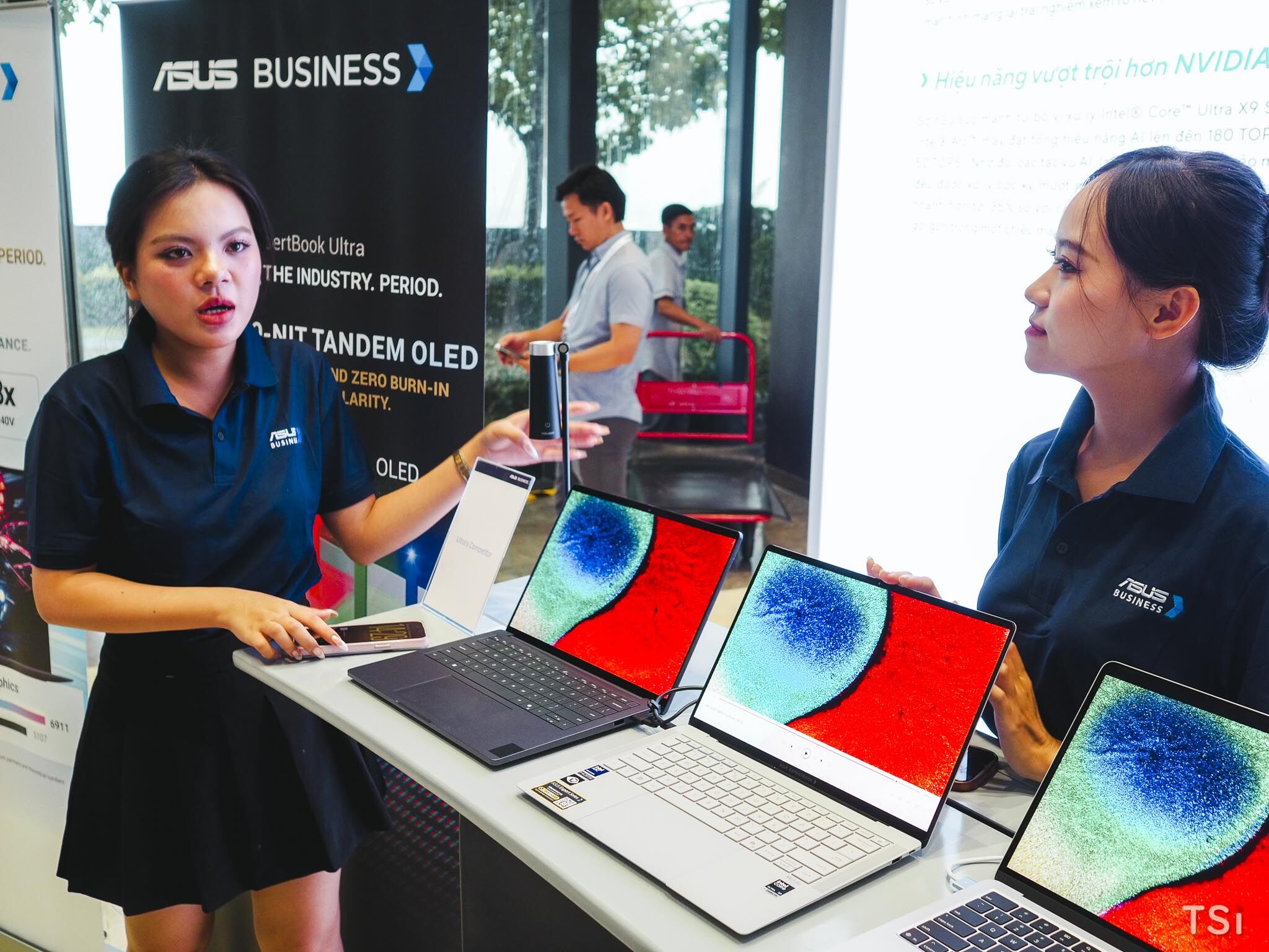 ASUS ExpertBook Ultra: đỉnh cao của phân khúc laptop doanh nghiệp