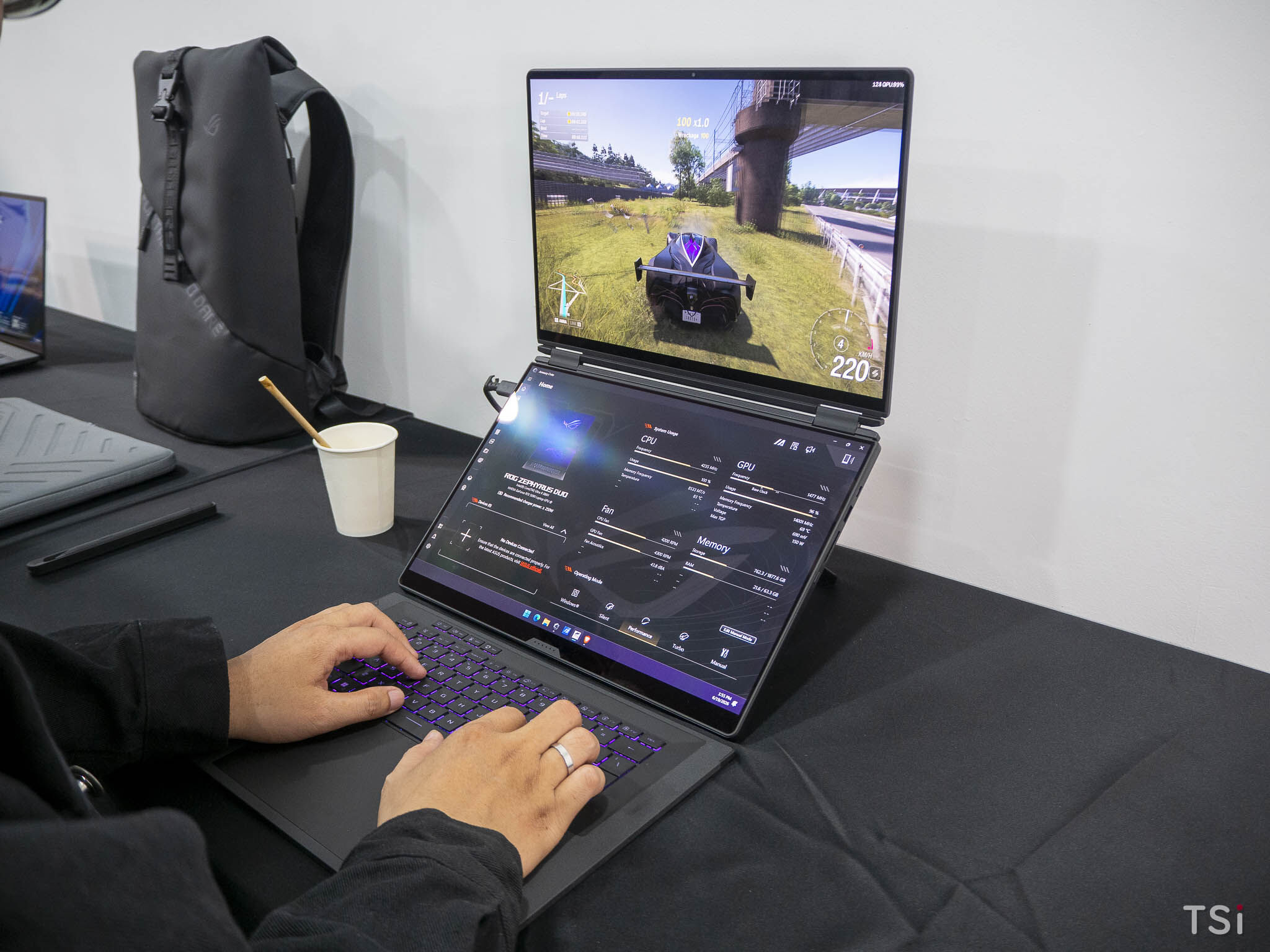 ASUS ROG ra mắt ROG Zephyrus Duo, Zephyrus G14 và G16, giá từ 74 triệu đồng ASUS ROG ra mắt ROG Zephyrus Duo, Zephyrus G14 và G16, giá từ 74 triệu đồng