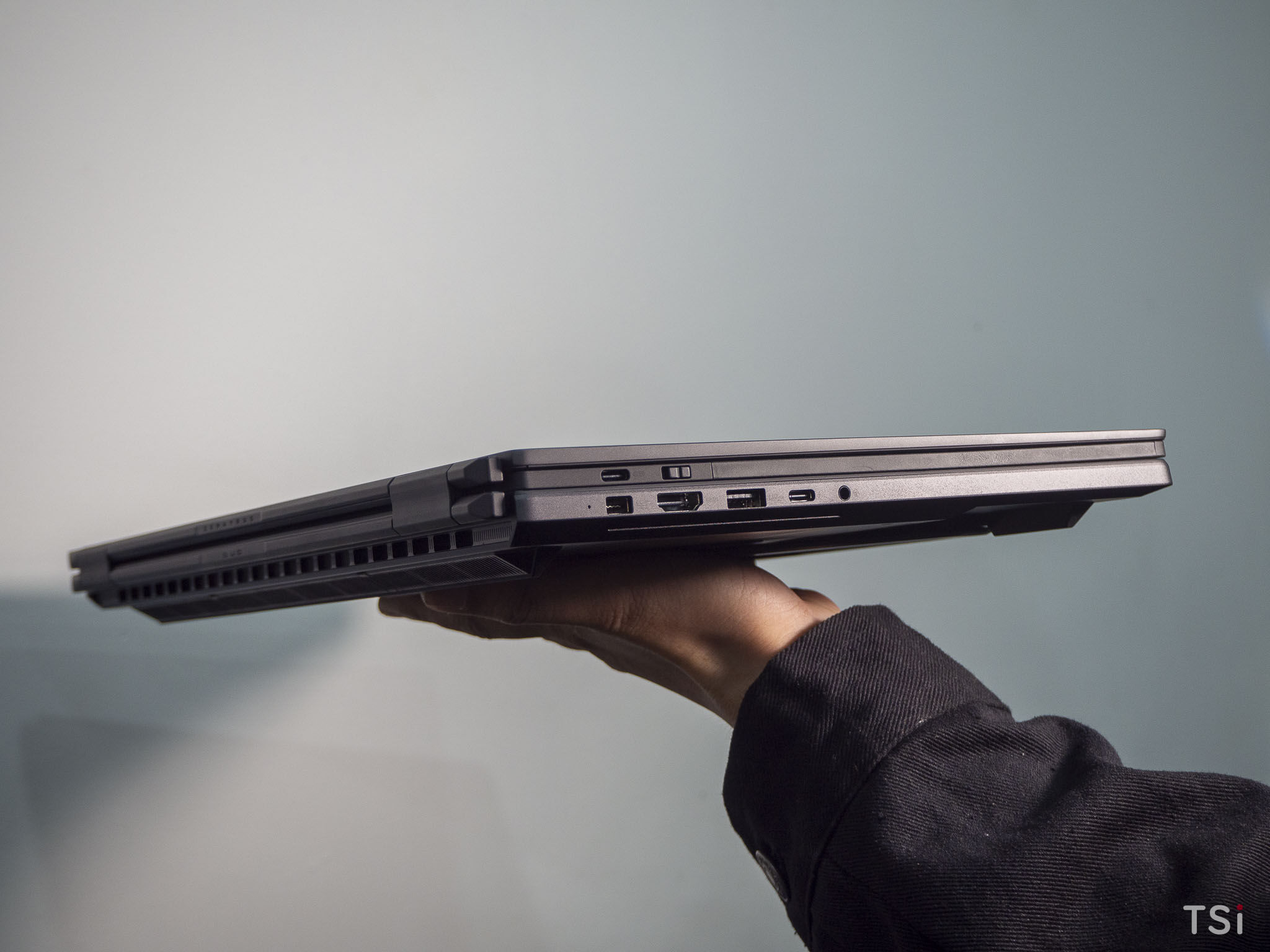 ASUS ROG ra mắt ROG Zephyrus Duo, Zephyrus G14 và G16, giá từ 74 triệu đồng ASUS ROG ra mắt ROG Zephyrus Duo, Zephyrus G14 và G16, giá từ 74 triệu đồng