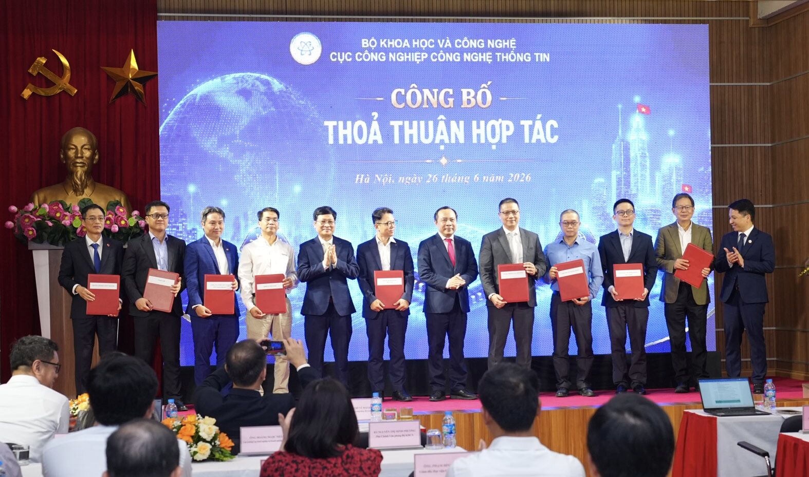 FPT đồng hành cùng Trung tâm quốc gia Hỗ trợ sản xuất thử chip bán dẫn, thúc đẩy hệ sinh thái chip bán dẫn Make in Vietnam