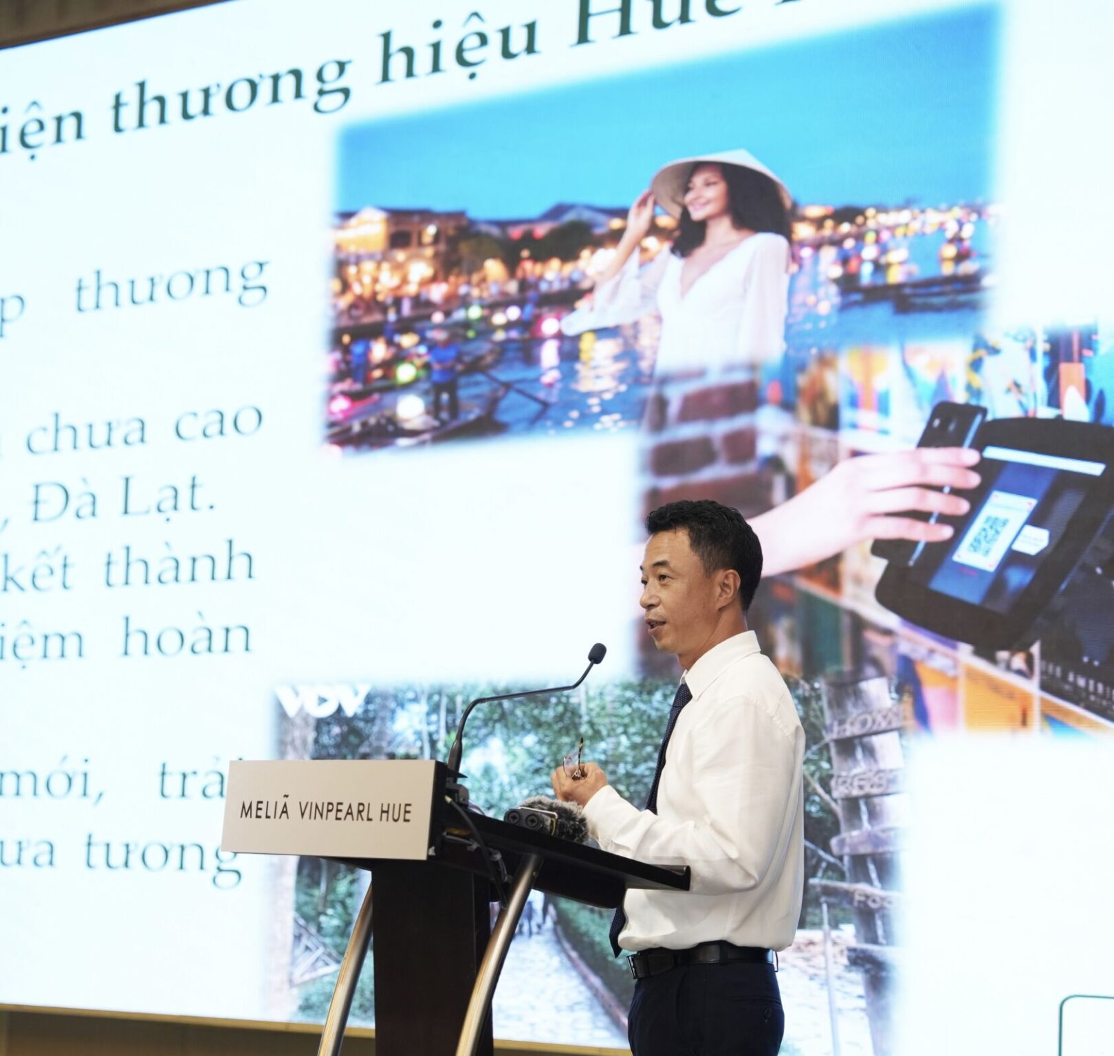 Grab Việt Nam sơ kết một năm hợp tác với Thành phố Huế Grab Việt Nam sơ kết một năm hợp tác với Thành phố Huế, kỳ vọng nhân rộng mô hình hợp tác để thúc đẩy tăng trưởng kinh tế - xã hội