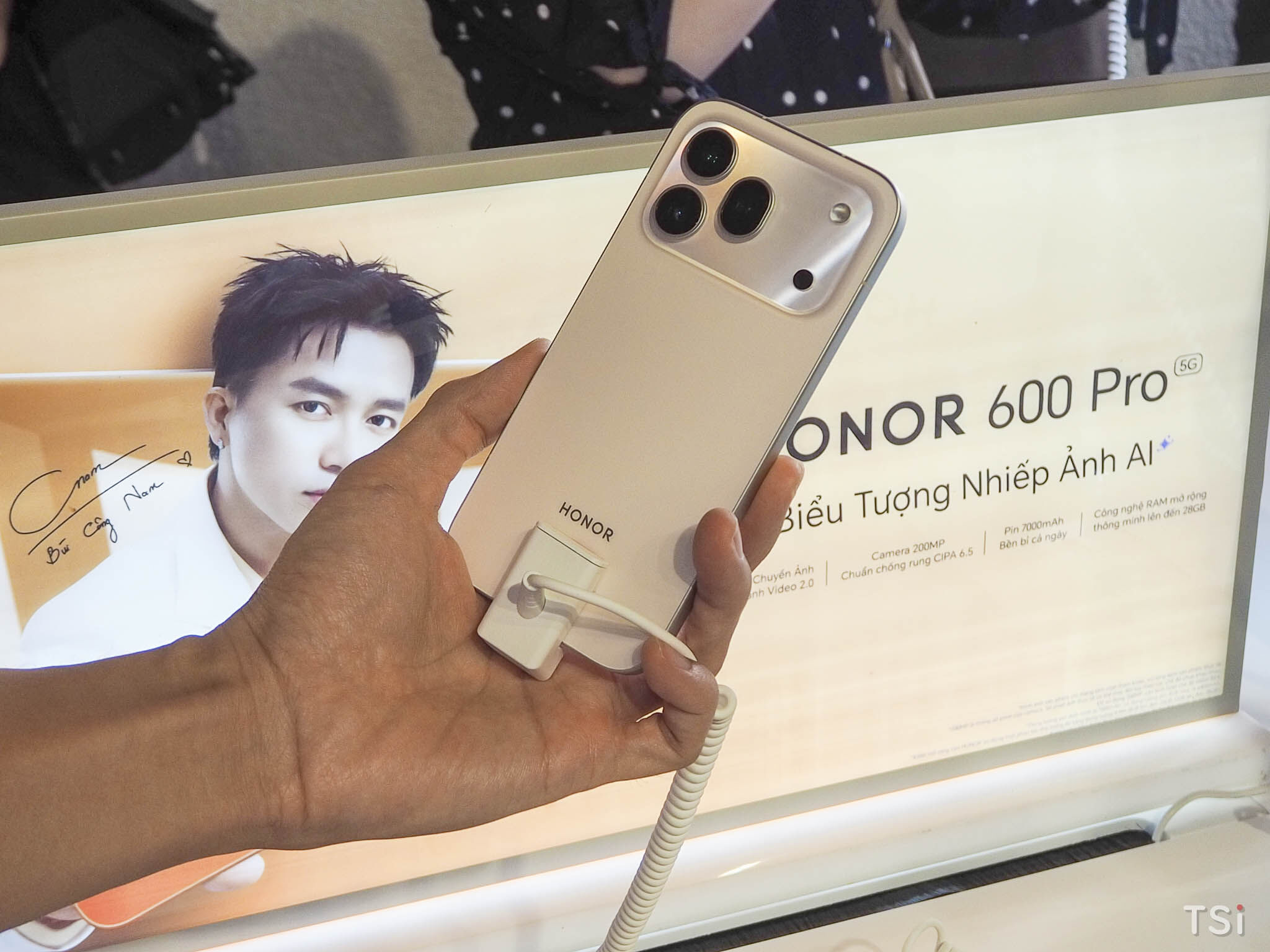 HONOR ra mắt HONOR 600 series và HONOR Pad X8b HONOR ra mắt HONOR 600 series và HONOR Pad X8b