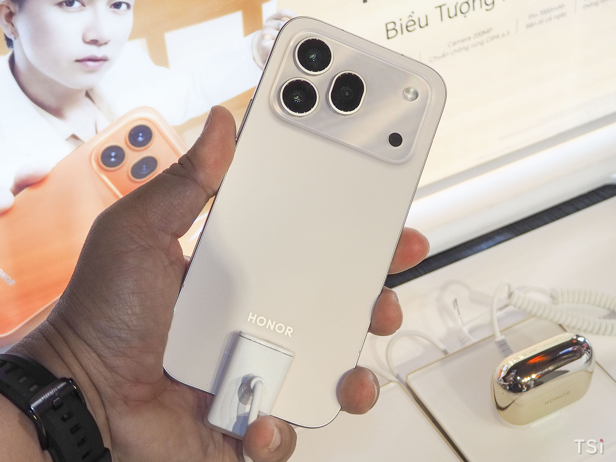 HONOR ra mắt HONOR 600 series và HONOR Pad X8b HONOR ra mắt HONOR 600 series và HONOR Pad X8b