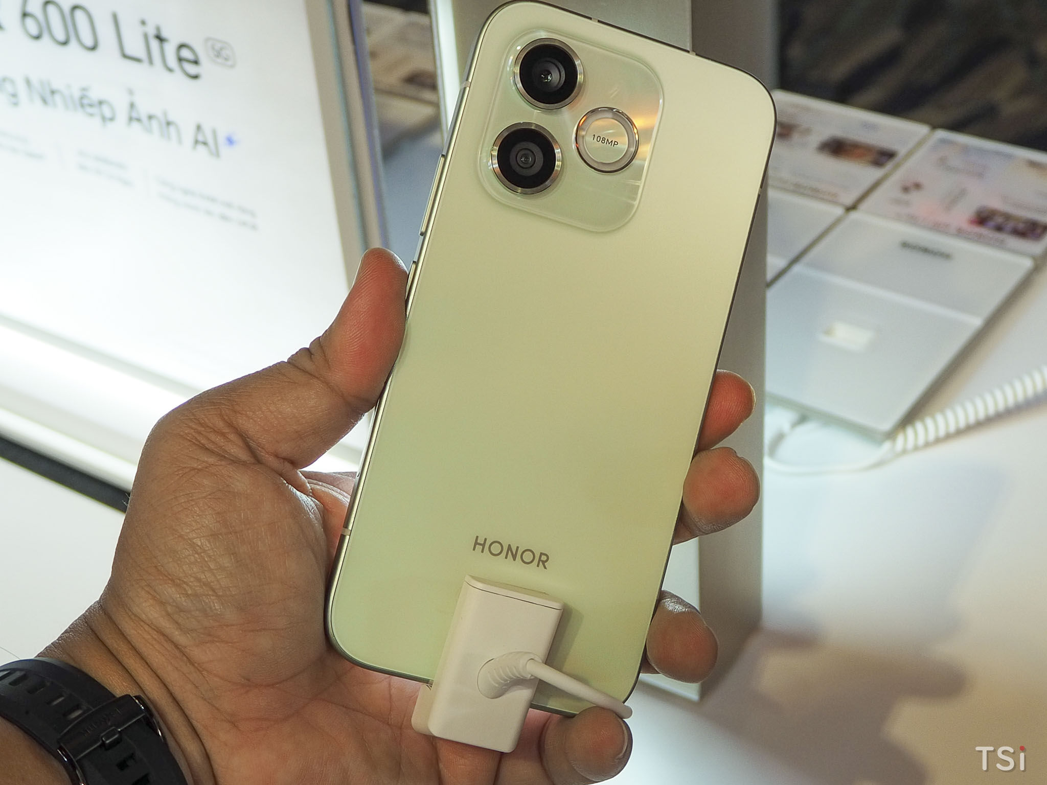 HONOR ra mắt HONOR 600 series và HONOR Pad X8b HONOR ra mắt HONOR 600 series và HONOR Pad X8b