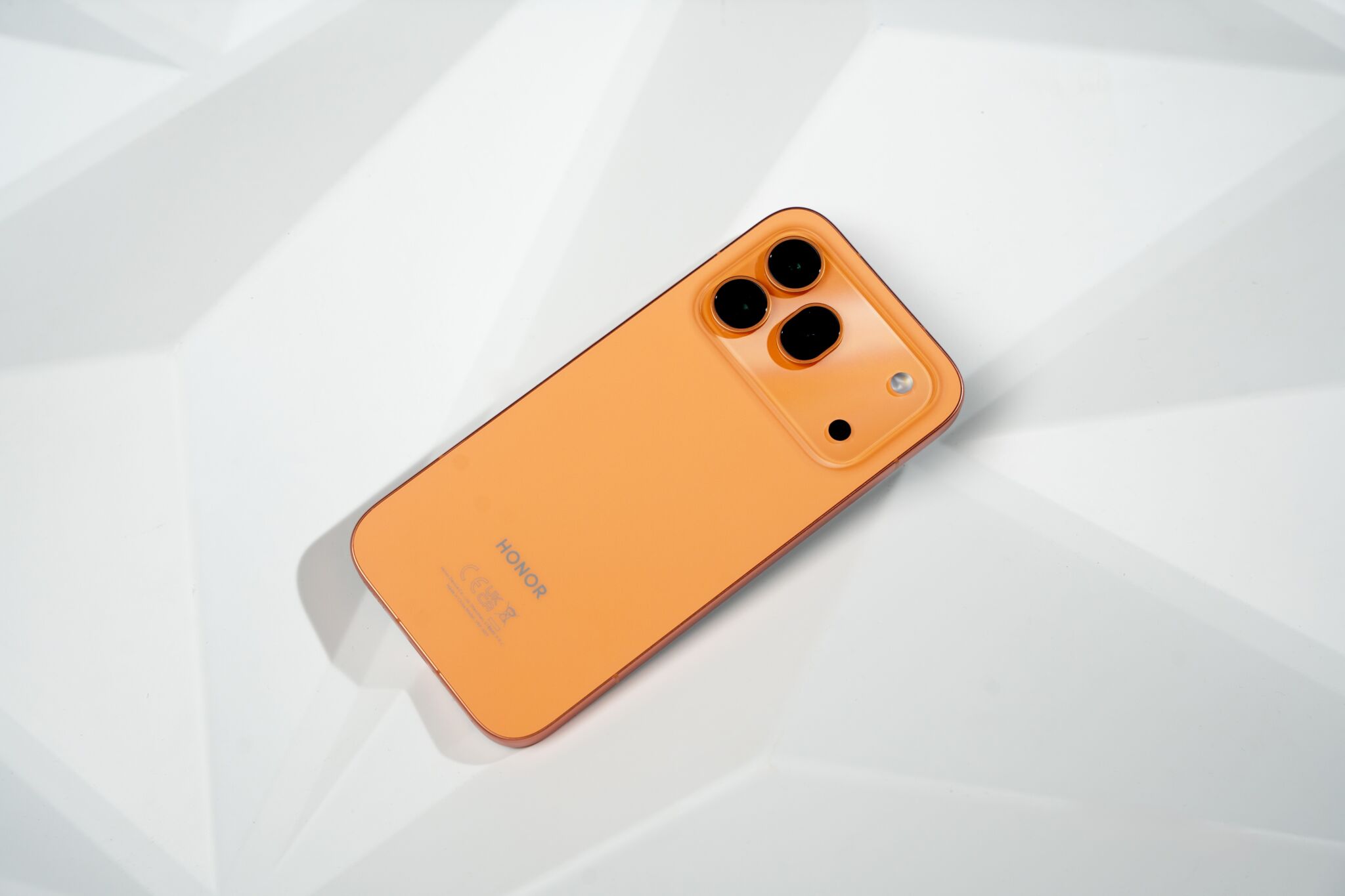 HONOR 600 Series tăng trưởng 145% doanh thu sau 1 tuần mở bán HONOR 600 Series tăng trưởng 145% doanh thu sau 1 tuần mở bán so với thế hệ tiền nhiệm.