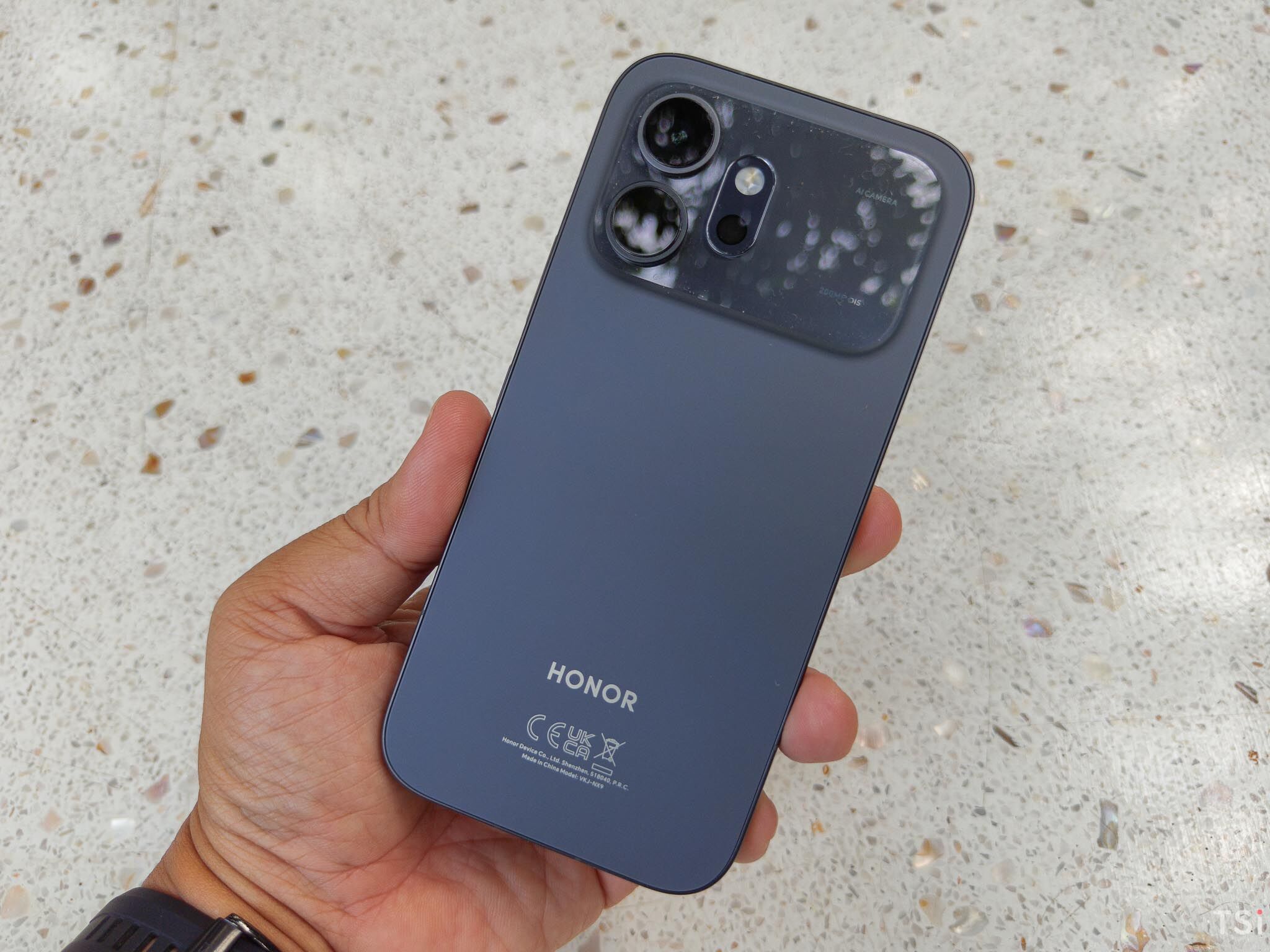 HONOR 600: tiệm cận flagship hoàn hảo? HONOR 600: tiệm cận flagship hoàn hảo?