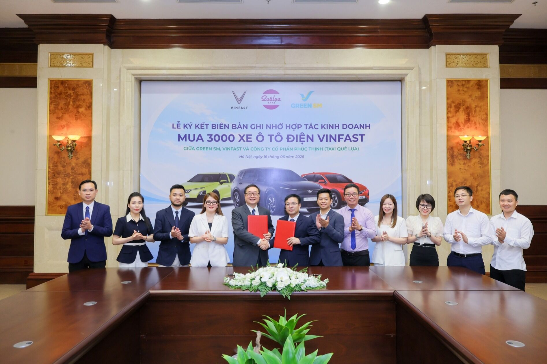 Taxi Quê Lụa tăng tốc chuyển đổi xanh, mua thêm 2.000 ô tô điện VinFast thông qua Green SM Taxi Quê Lụa tăng tốc chuyển đổi xanh, mua thêm 2.000 ô tô điện VinFast thông qua Green SM