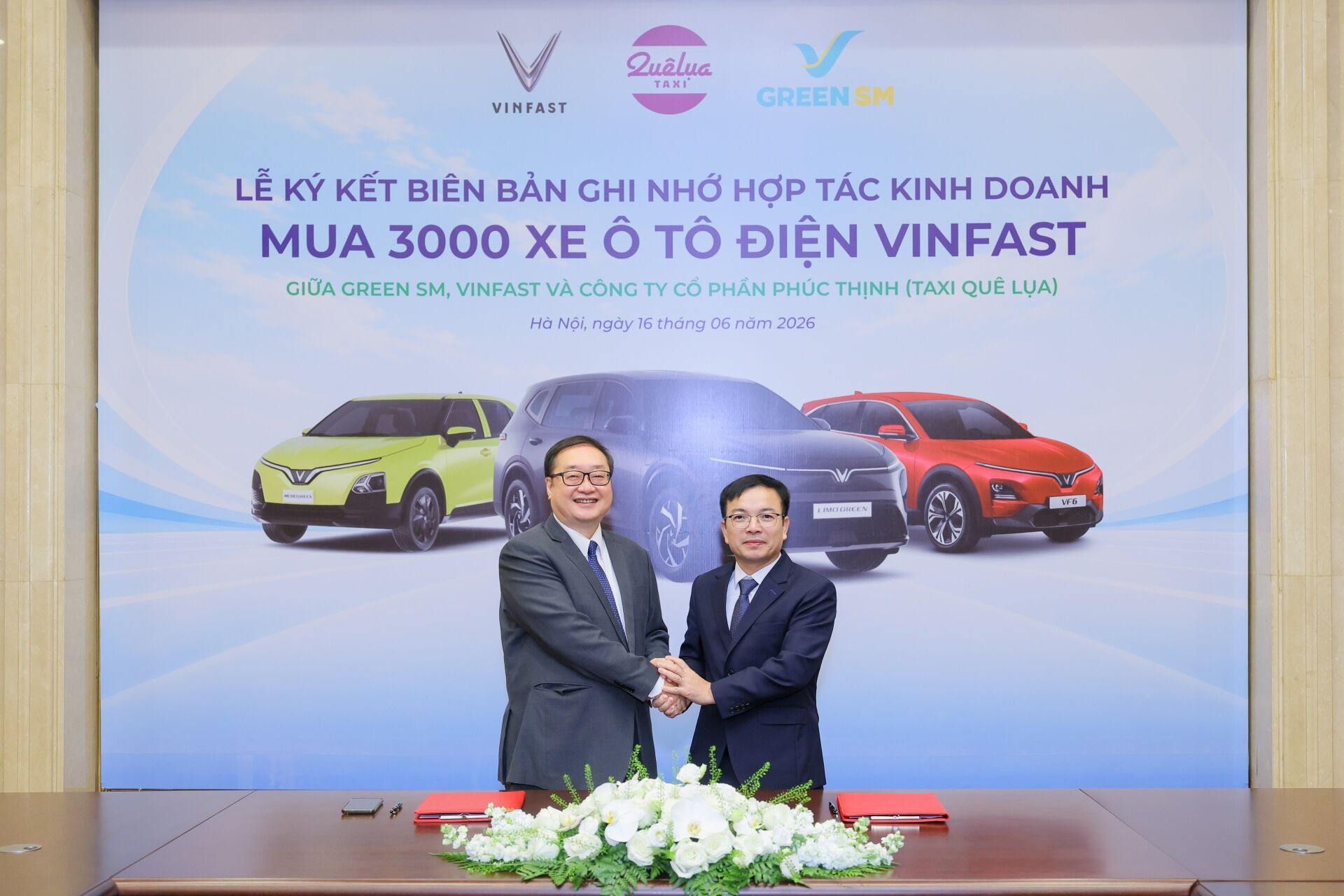 Taxi Quê Lụa tăng tốc chuyển đổi xanh, mua thêm 2.000 ô tô điện VinFast thông qua Green SM Taxi Quê Lụa tăng tốc chuyển đổi xanh, mua thêm 2.000 ô tô điện VinFast thông qua Green SM