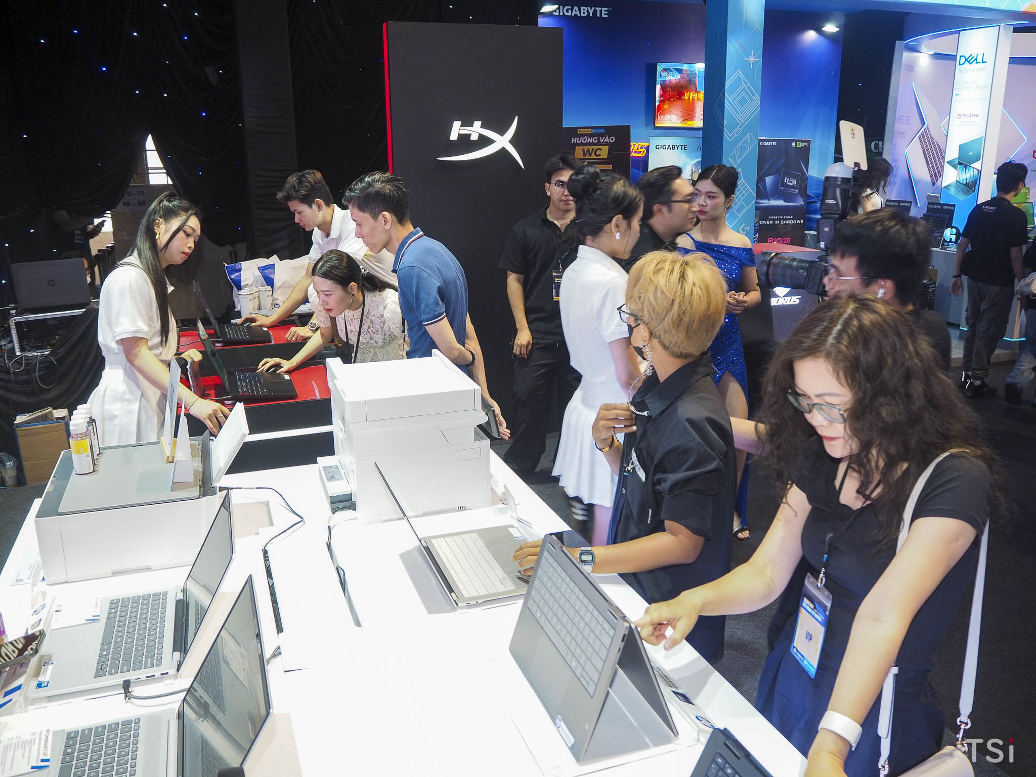 Thế Giới Di Động tổ chức sự kiện TECHWORLD 2026 giúp người trẻ làm chủ Al, mở rộng cơ hội cho tương lai Thế Giới Di Động tổ chức sự kiện TECHWORLD 2026 giúp người trẻ làm chủ Al, mở rộng cơ hội cho tương lai