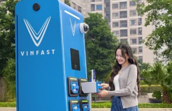 V-Green hợp tác EVNHANOI triển khai 10.000 tủ đổi pin xe máy điện