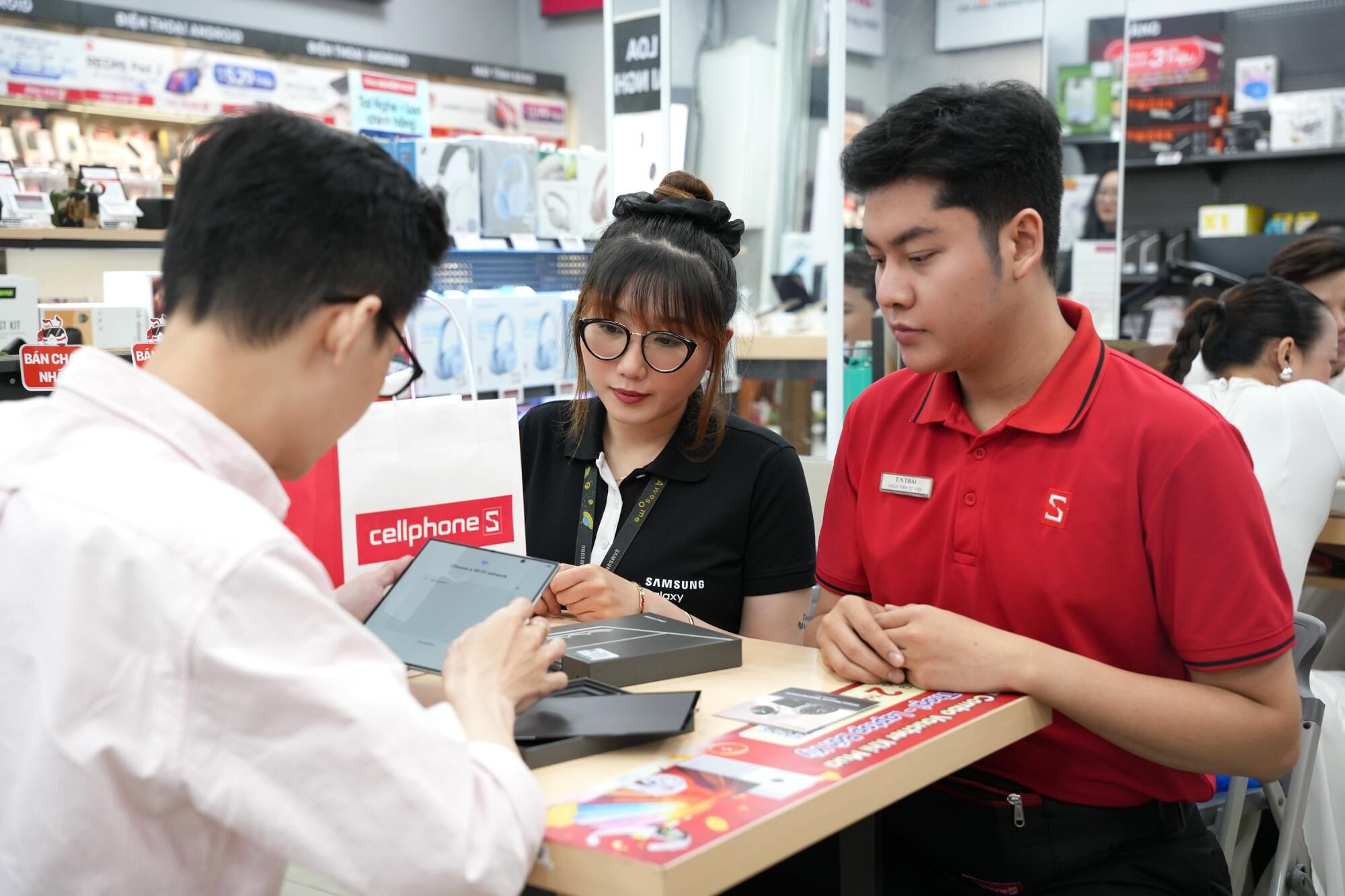 CellphoneS ưu đãi đến 5 triệu khi thu cũ lên đời Galaxy Z Fold8, Z Fold8 Ultra và Flip8 CellphoneS ưu đãi đến 5 triệu khi thu cũ lên đời Galaxy Z Fold8, Z Fold8 Ultra và Flip8