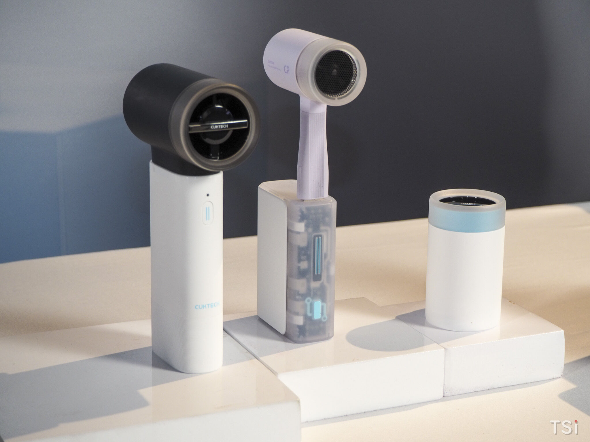 CUKTECH tổ chức sự kiện “Charge & Connect” đánh dấu vị trí trong thị trường công nghệ Việt Nam CUKTECH tổ chức sự kiện “Charge & Connect” đánh dấu vị trí trong thị trường công nghệ Việt Nam