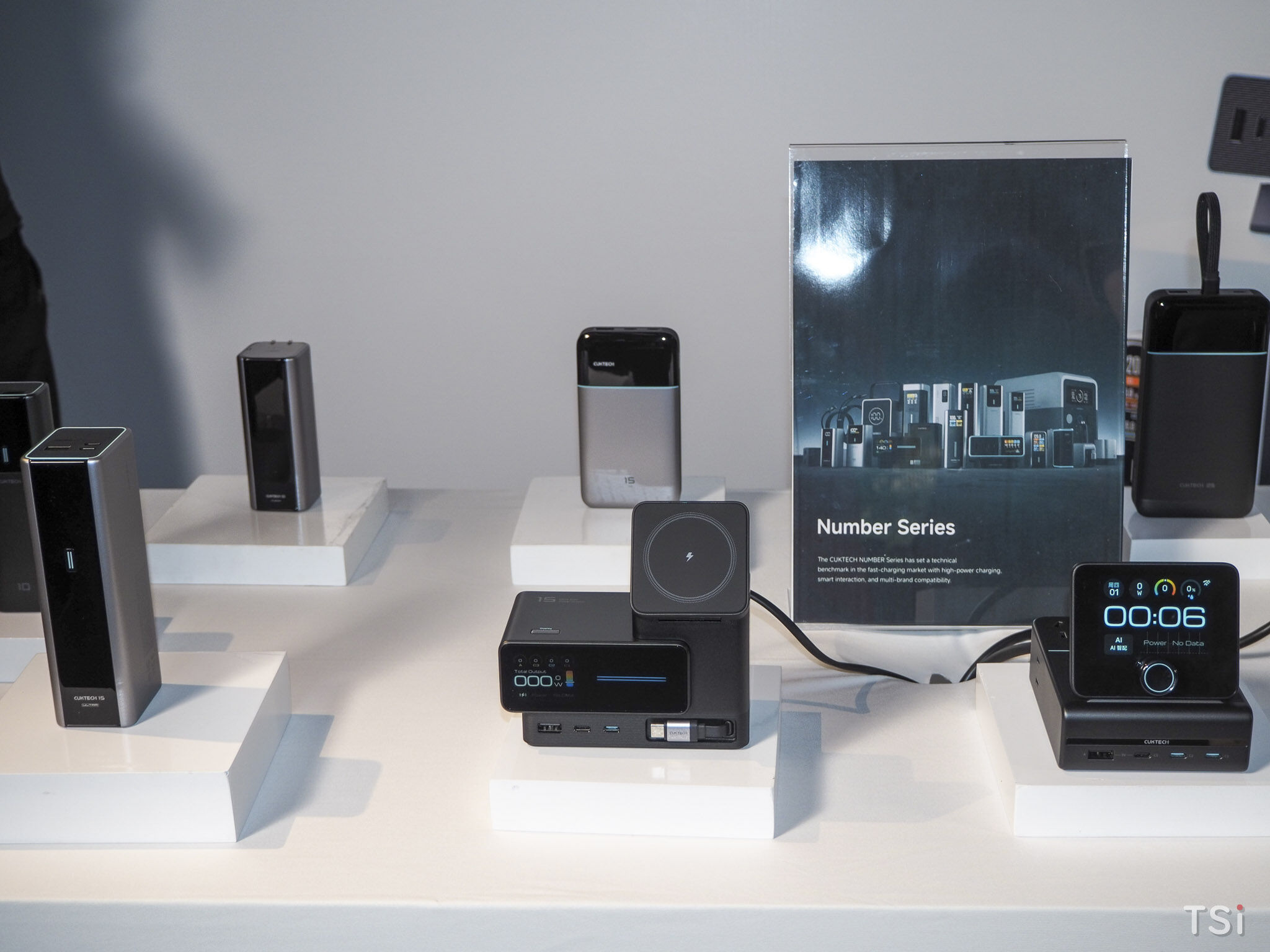 CUKTECH tổ chức sự kiện “Charge & Connect” đánh dấu vị trí trong thị trường công nghệ Việt Nam CUKTECH tổ chức sự kiện “Charge & Connect” đánh dấu vị trí trong thị trường công nghệ Việt Nam