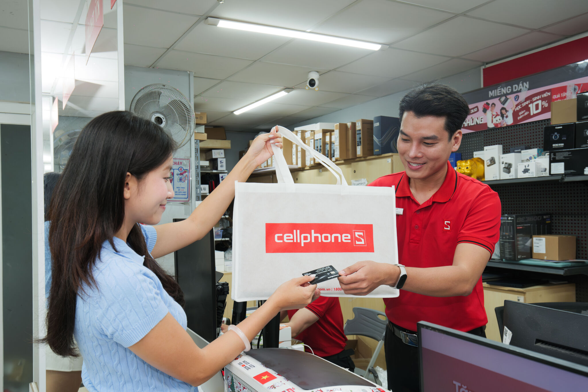 Học sinh đổi điểm THPT nhận voucher giảm đến 3 triệu, ưu đãi khủng mua sắm mùa nhập học tại CellphoneS