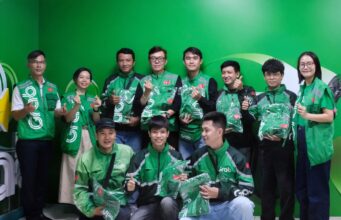 Grab trao tặng hơn 35.000 phần quà cho các đối tác tài xế