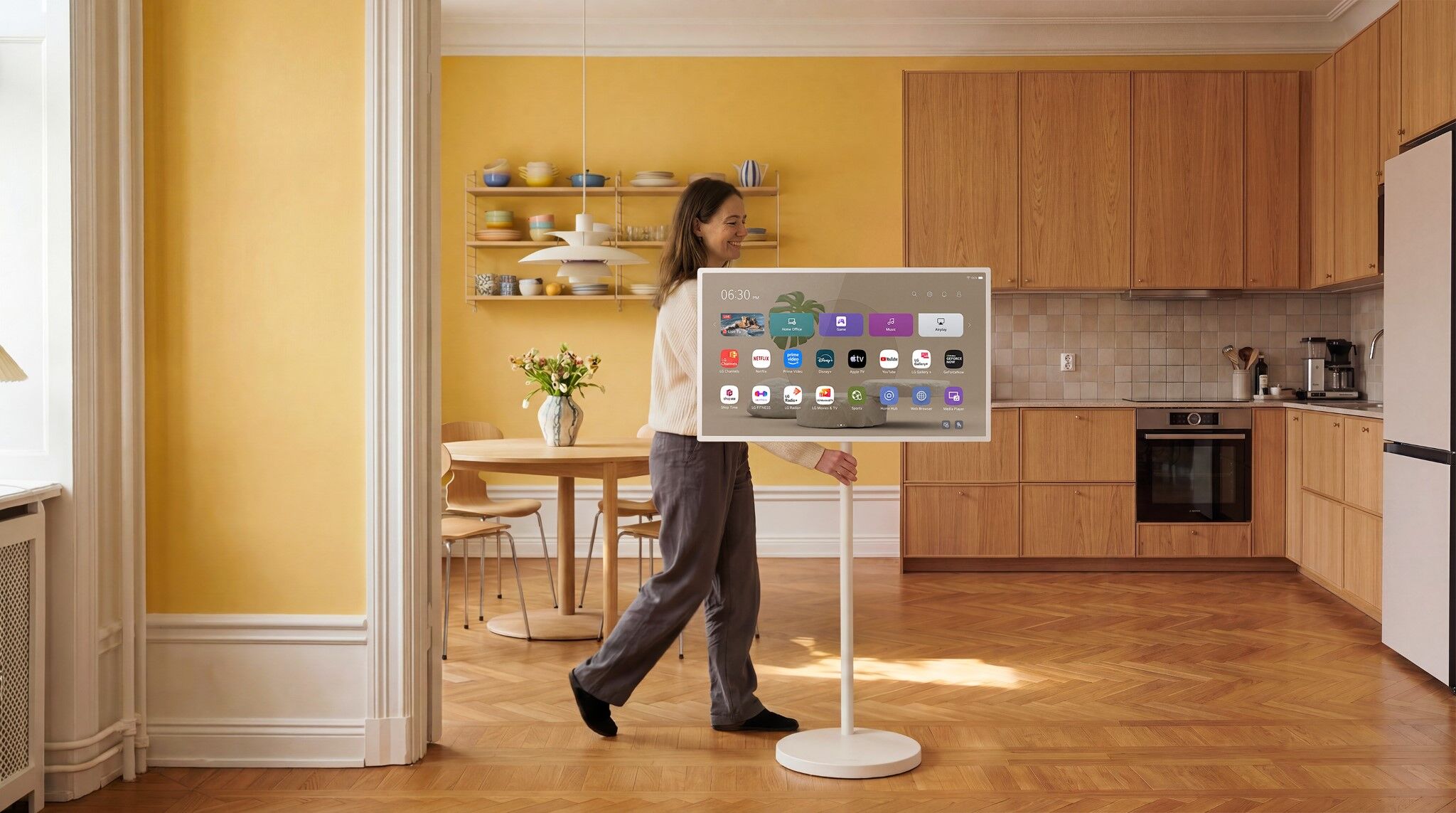 LG ra mắt StanbyME 2 Max tại Việt Nam, nâng tầm trải nghiệm giải trí di động với màn hình 32 inch 4K LG ra mắt StanbyME 2 Max tại Việt Nam, nâng tầm trải nghiệm giải trí di động với màn hình 32 inch 4K