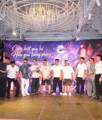Bên trong buổi offline “Cửu Biệt Quy Lai – Hữu Giai Tương Phùng” khiến cả khán phòng Võ Lâm Truyền Kỳ II lặng đi vì xúc động