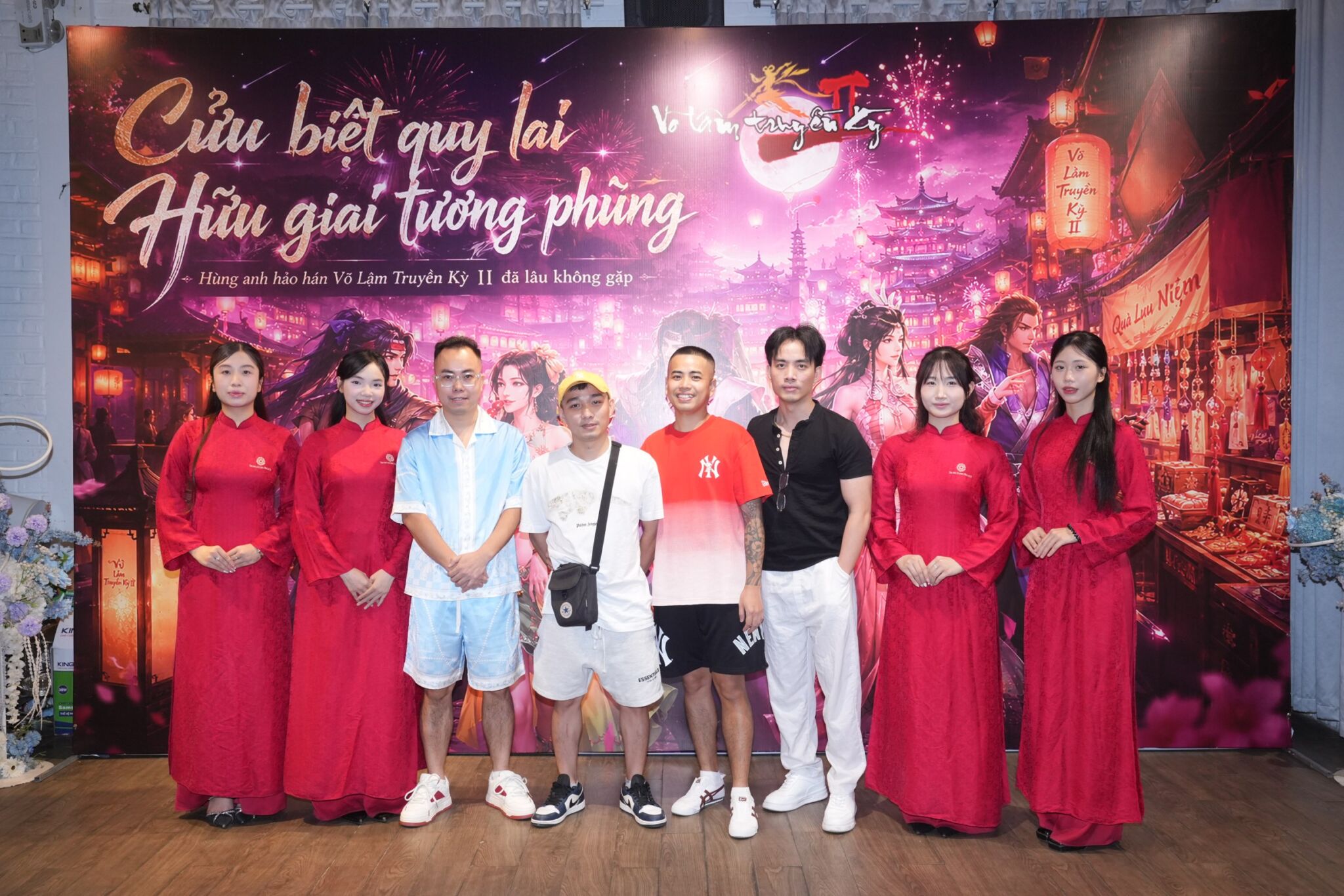 Bên trong buổi offline “Cửu Biệt Quy Lai - Hữu Giai Tương Phùng” khiến cả khán phòng Võ Lâm Truyền Kỳ II lặng đi vì xúc động