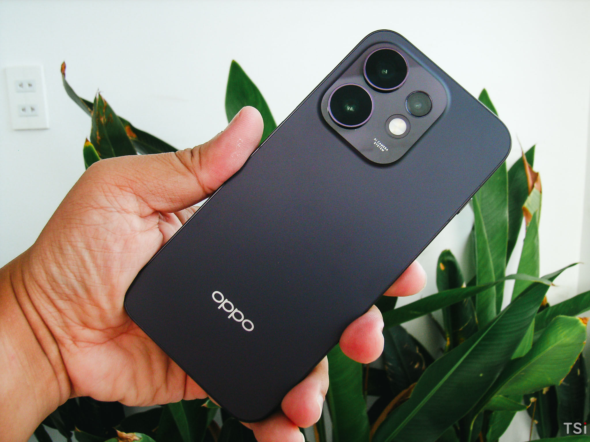 OPPO Reno16 5G: Thiết kế đẹp, hiệu năng cân bằng OPPO Reno16 5G: Thiết kế đẹp, hiệu năng cân bằng