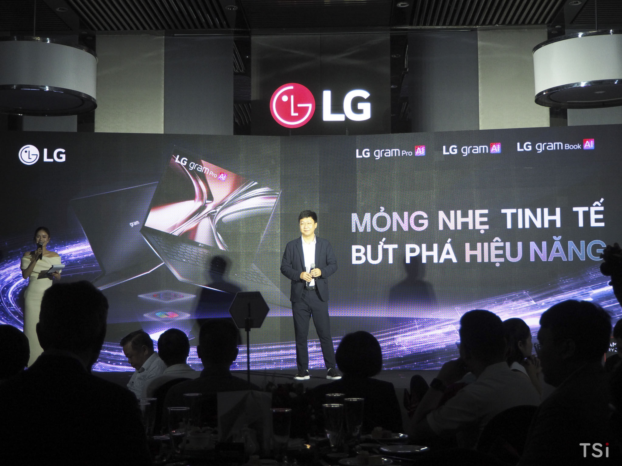 LG ra mắt thế hệ laptop LG gram AI 2026: Mỏng nhẹ tinh tế, bứt phá hiệu năng với Dual AI và chất liệu Aerominum hoàn toàn mới LG ra mắt thế hệ laptop LG gram AI 2026: Mỏng nhẹ tinh tế, bứt phá hiệu năng với Dual AI và chất liệu Aerominum hoàn toàn mới