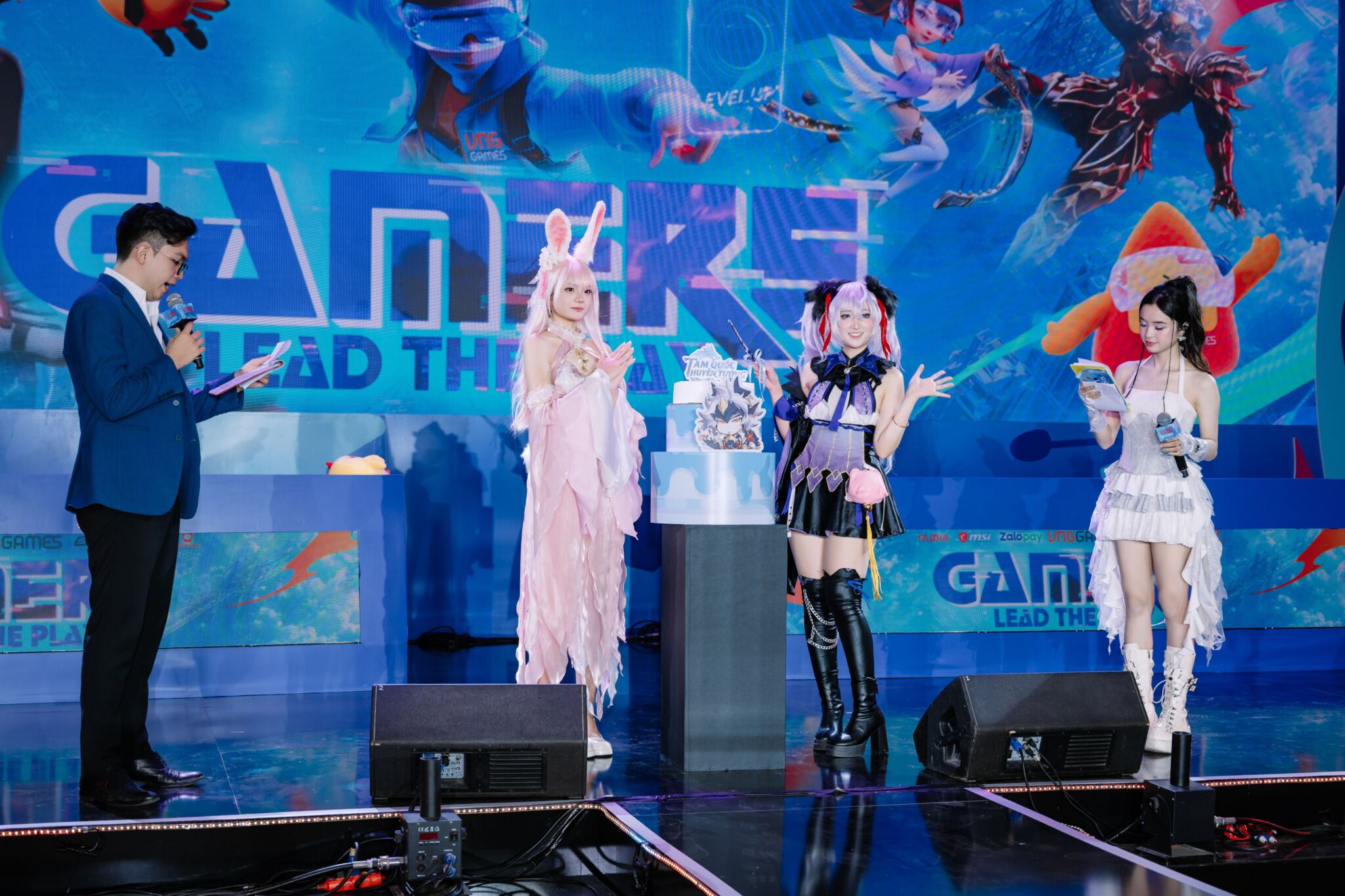 Tam Quốc Huyễn Tướng VNG cùng gần 3.000 game thủ đón sinh nhật 1 tuổi tại "Gamers Lead The Play" Tam Quốc Huyễn Tướng VNG cùng gần 3.000 game thủ đón sinh nhật 1 tuổi tại "Gamers Lead The Play"