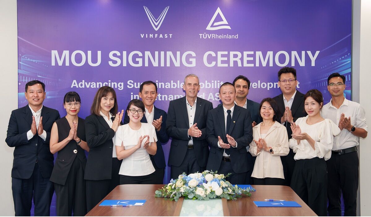 VinFast hợp tác với TÜV Rheinland, nâng cao năng lực kiểm thử cho ngành ô tô Việt Nam VinFast hợp tác với TÜV Rheinland, nâng cao năng lực kiểm thử cho ngành ô tô Việt Nam