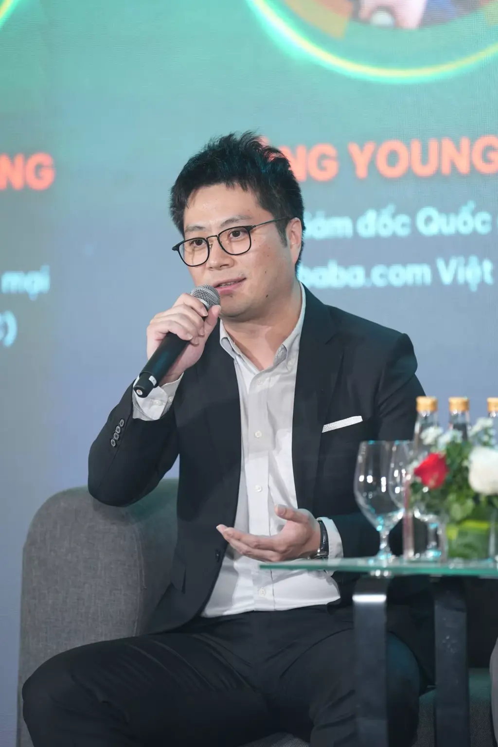 Alibaba.com ra mắt đội ngũ kinh doanh AI tác nhân “Accio Work” tại Việt Nam Alibaba.com ra mắt đội ngũ kinh doanh AI tác nhân “Accio Work” tại Việt Nam