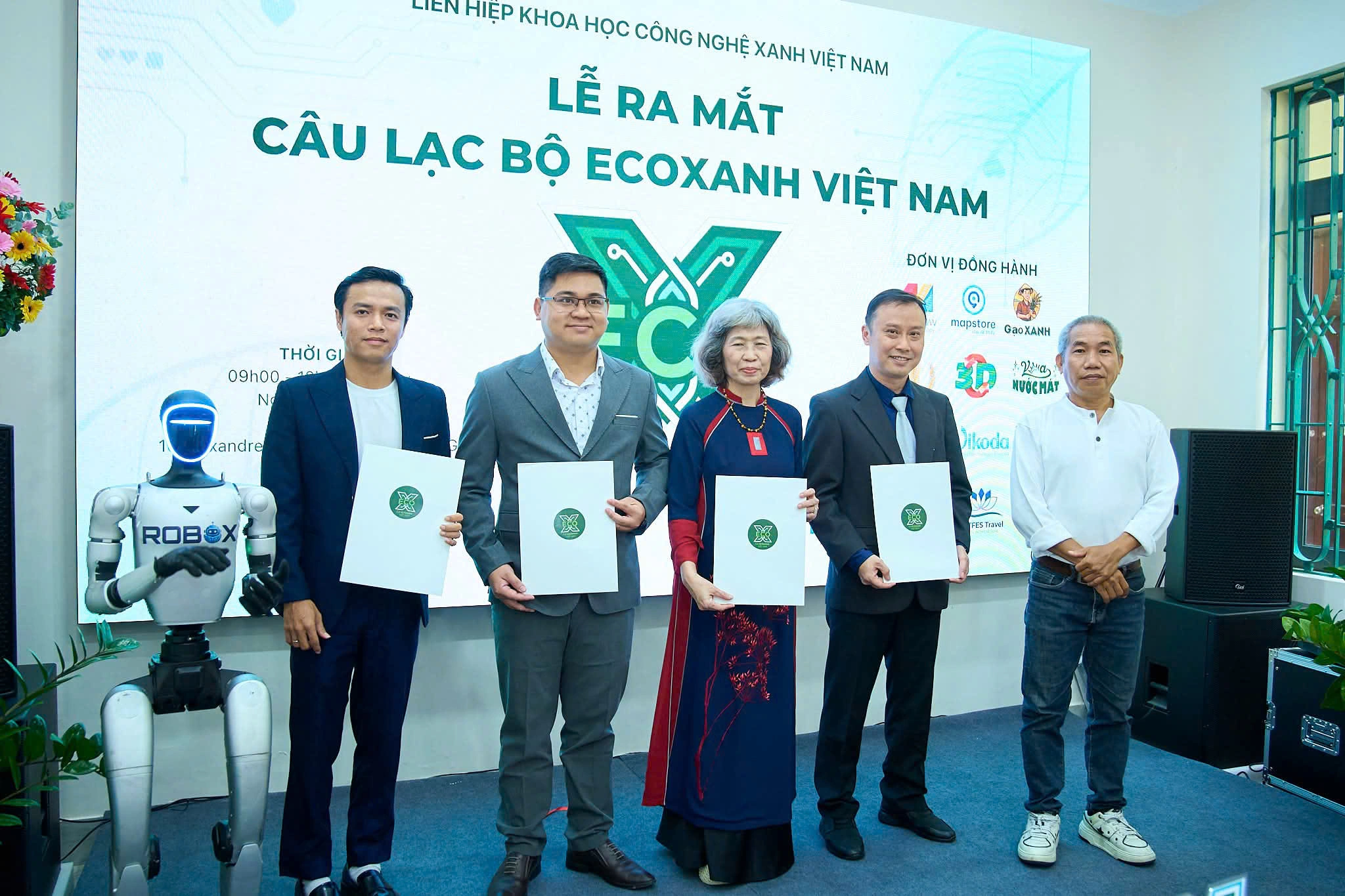 Câu lạc bộ ECOXANH Việt Nam chính thức ra mắt Câu lạc bộ ECOXANH Việt Nam chính thức ra mắt
