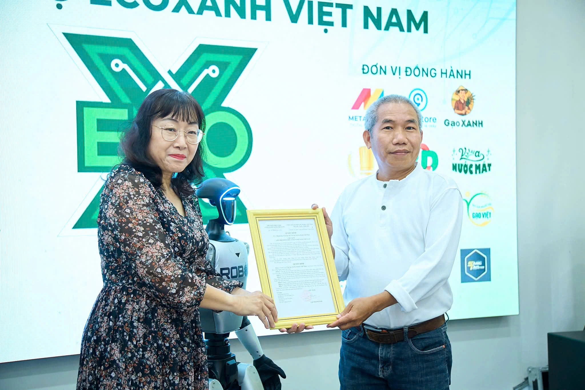 Câu lạc bộ ECOXANH Việt Nam chính thức ra mắt Câu lạc bộ ECOXANH Việt Nam chính thức ra mắt