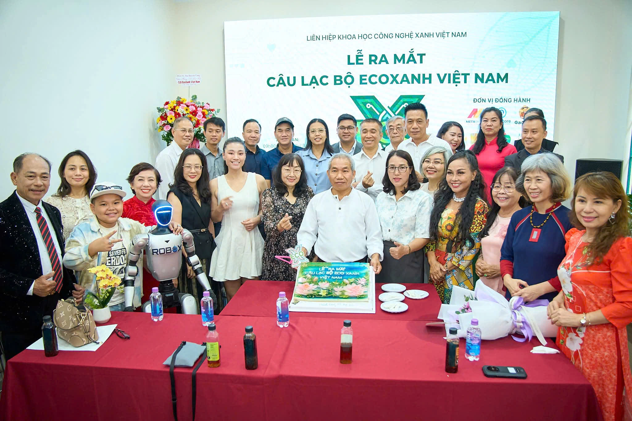 Câu lạc bộ ECOXANH Việt Nam chính thức ra mắt Câu lạc bộ ECOXANH Việt Nam chính thức ra mắt