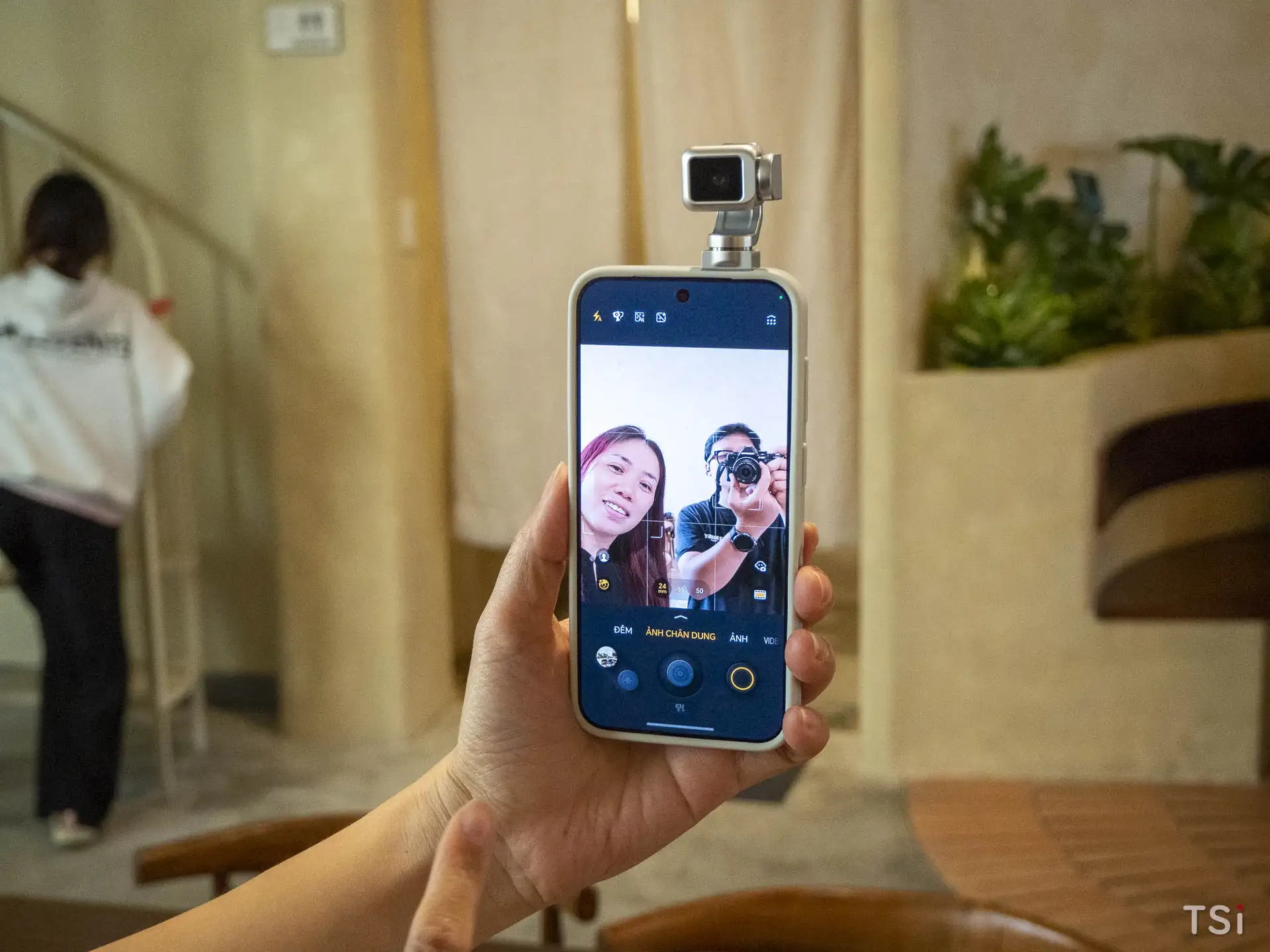 Hình ảnh HONOR Robot Phone tại Việt Nam Hình ảnh HONOR Robot Phone tại Việt Nam