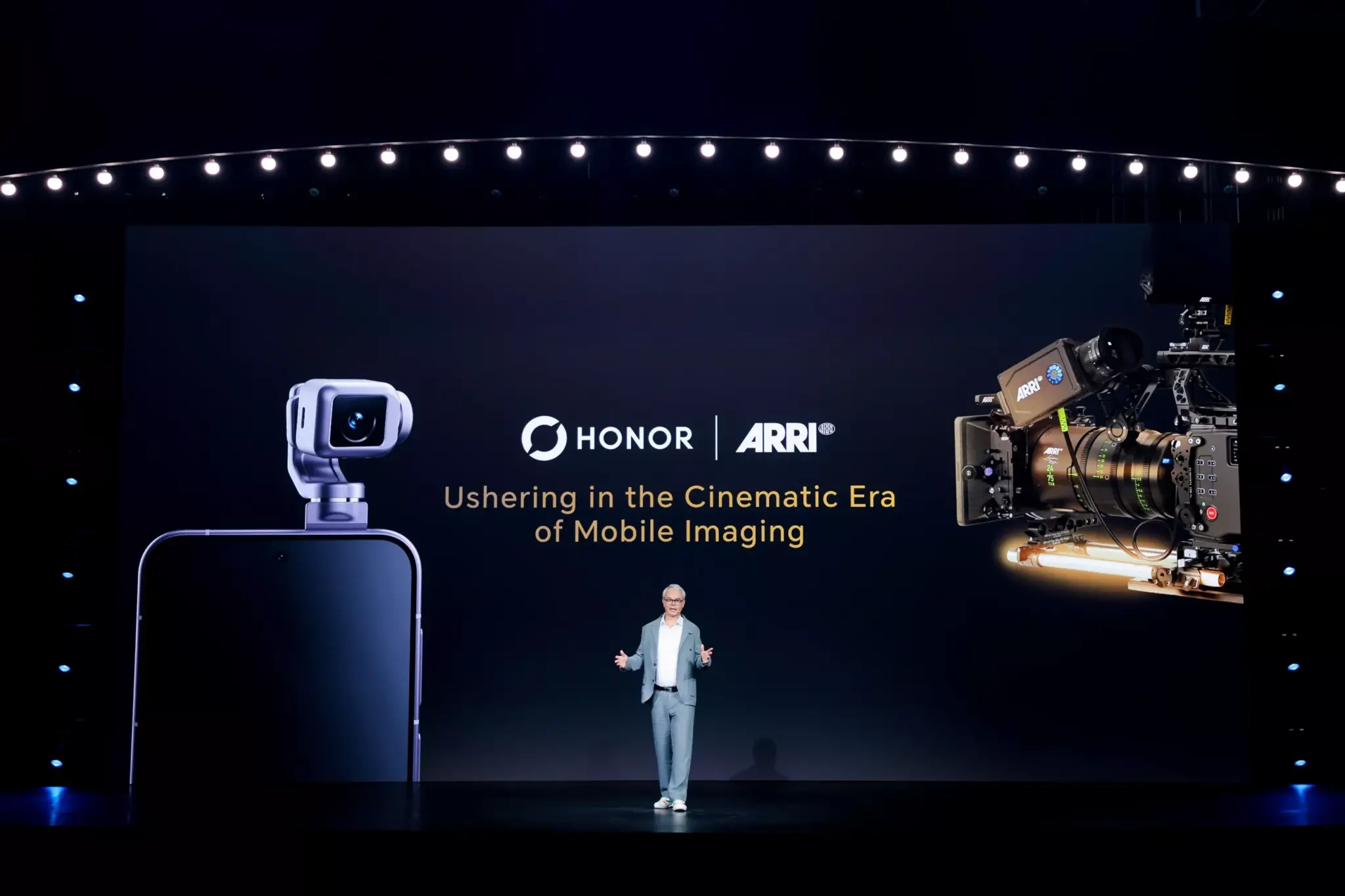 HONOR và ARRI mở rộng giới hạn nhiếp ảnh di động với quy trình làm phim chuyên nghiệp Với tinh thần "Dare to Be", HONOR và ARRI mở rộng giới hạn nhiếp ảnh di động với quy trình làm phim chuyên nghiệp
