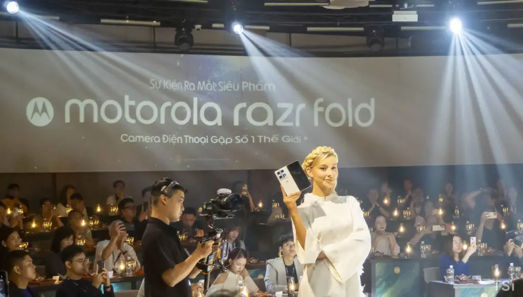 motorola-razr-fold-72